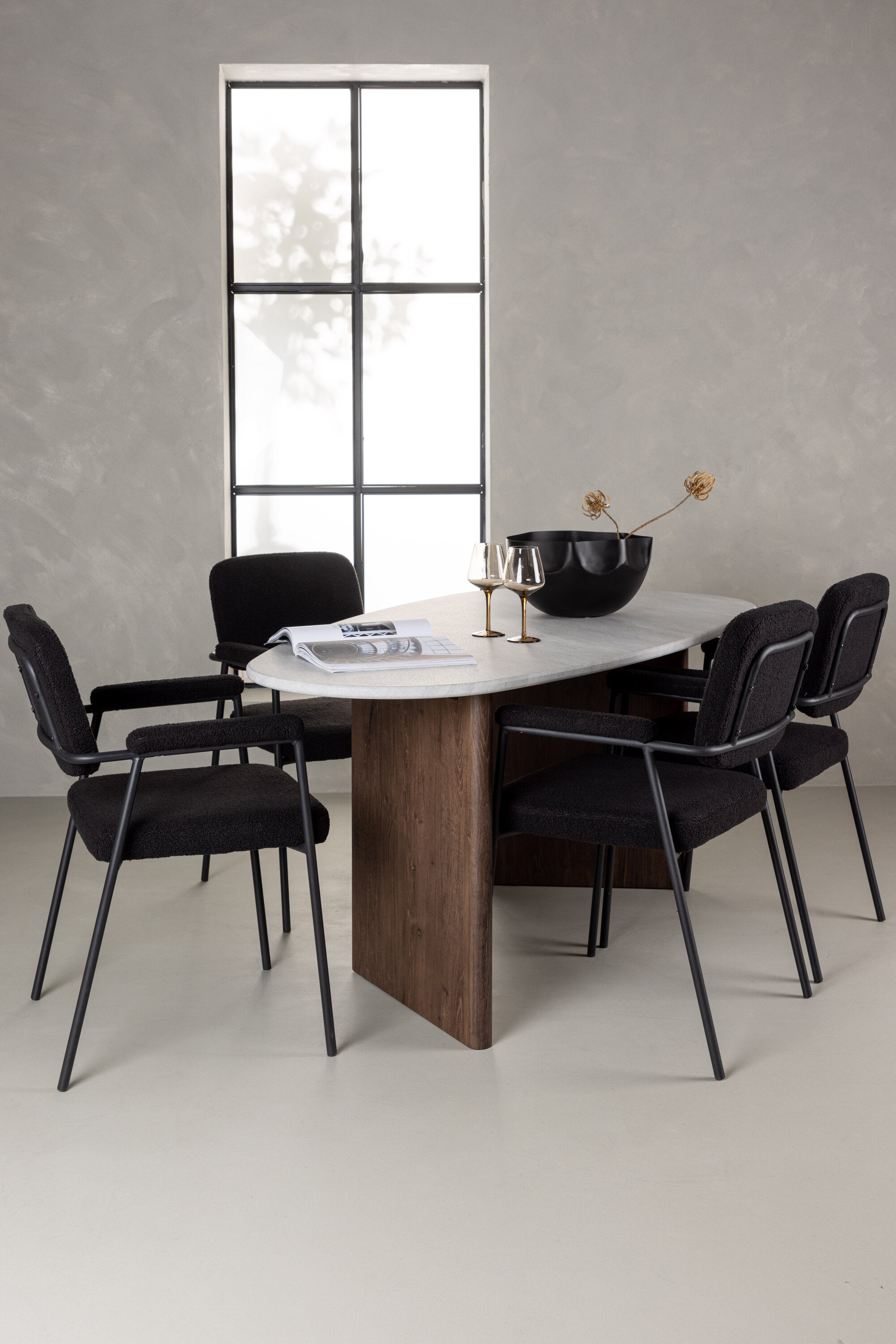 Grönvik Esszimmerset + Yesterday 180cm/4St. in Schwarz präsentiert im Onlineshop von KAQTU Design AG. Esszimmerset ist von Venture Home