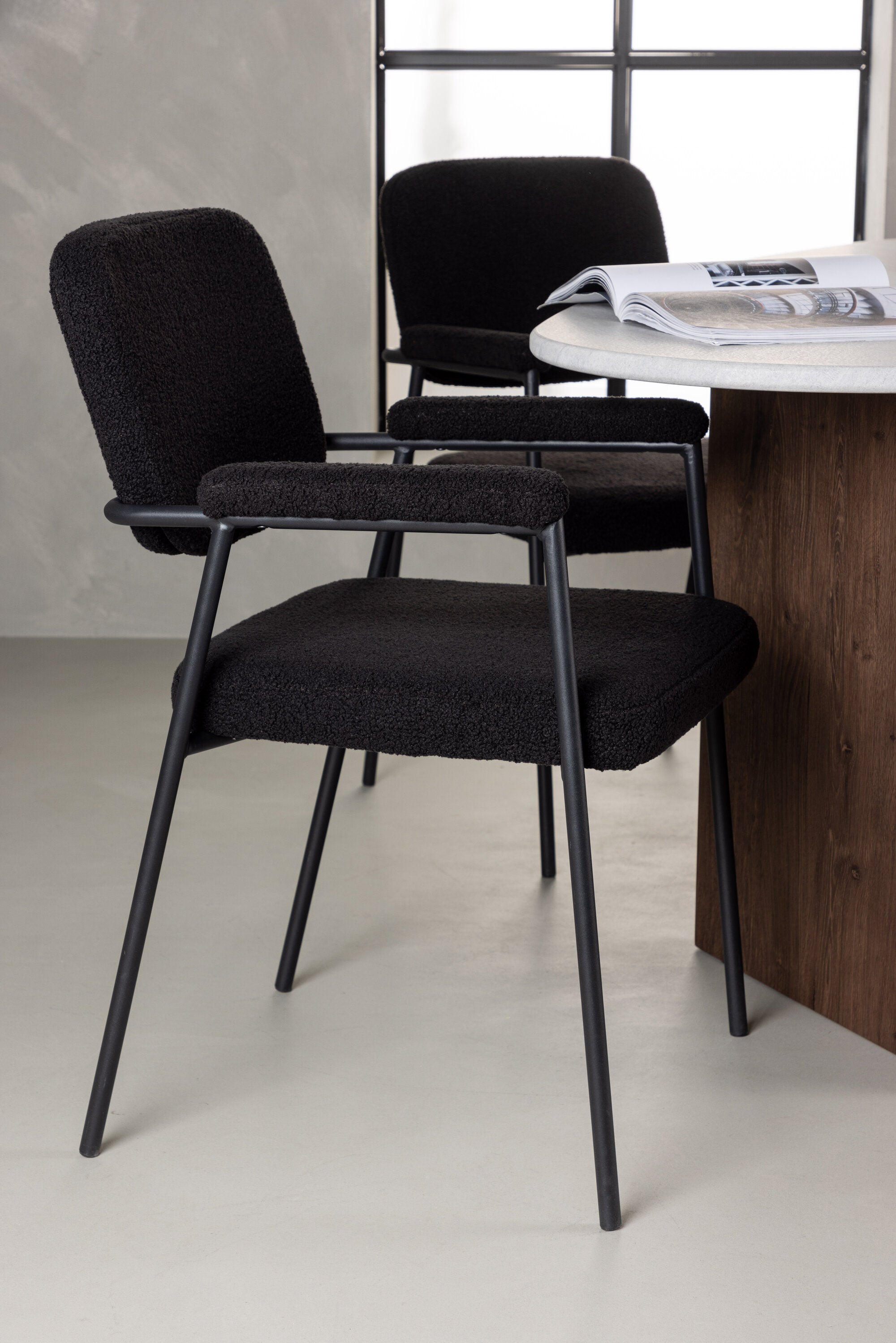 Grönvik Esszimmerset + Yesterday 180cm/4St. in Schwarz präsentiert im Onlineshop von KAQTU Design AG. Esszimmerset ist von Venture Home