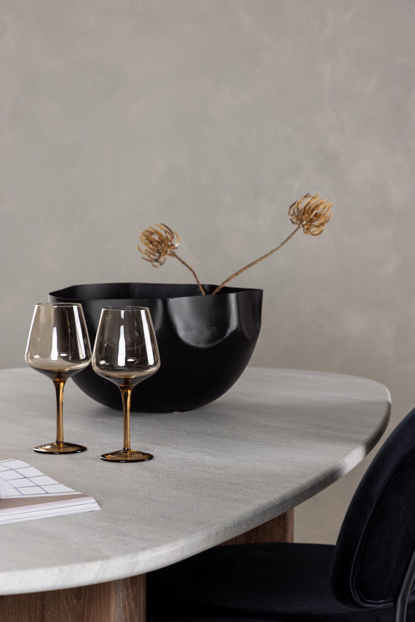 Modernes Grönvik Esszimmerset mit stilvollem Stella Tisch (180cm) und 4 luxuriösen Stühlen. Perfekt für gesellige Abende und festliche Anlässe.