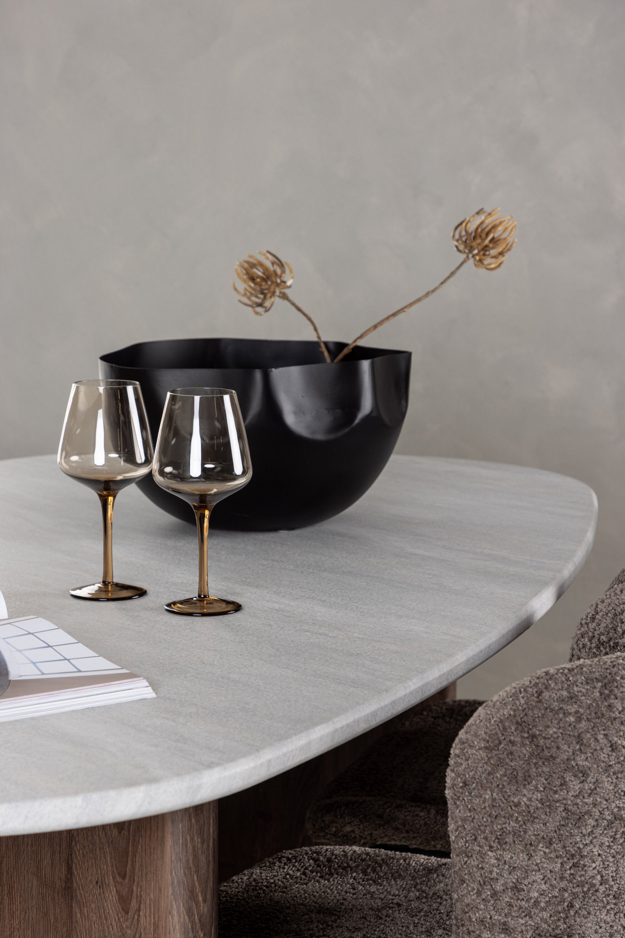 Grönvik Esszimmerset + Modesto 180cm/4St. in Schwarz, Dunkelgrau präsentiert im Onlineshop von KAQTU Design AG. Esszimmerset ist von Venture Home