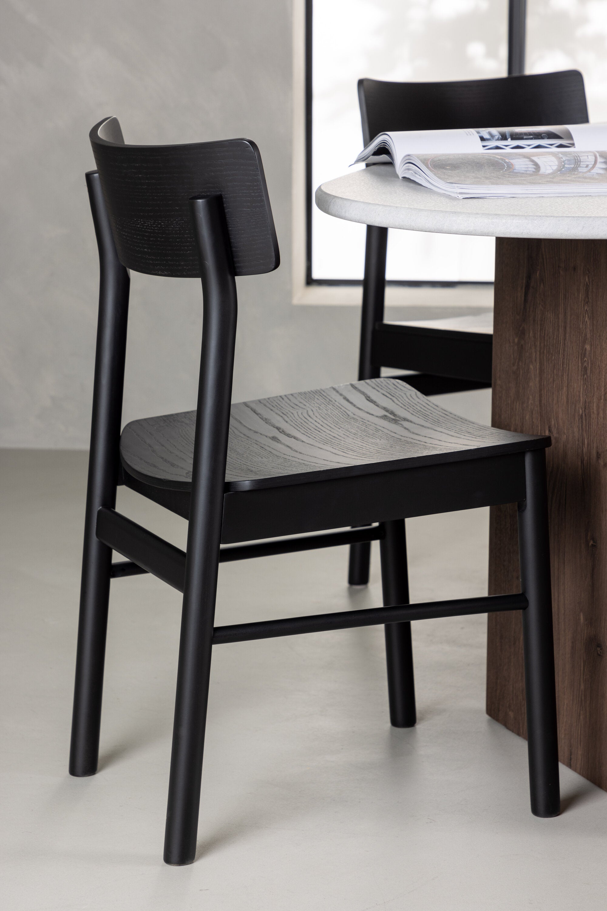 Grönvik Esszimmerset + Montros 180cm/4St. in Schwarz präsentiert im Onlineshop von KAQTU Design AG. Esszimmerset ist von Venture Home