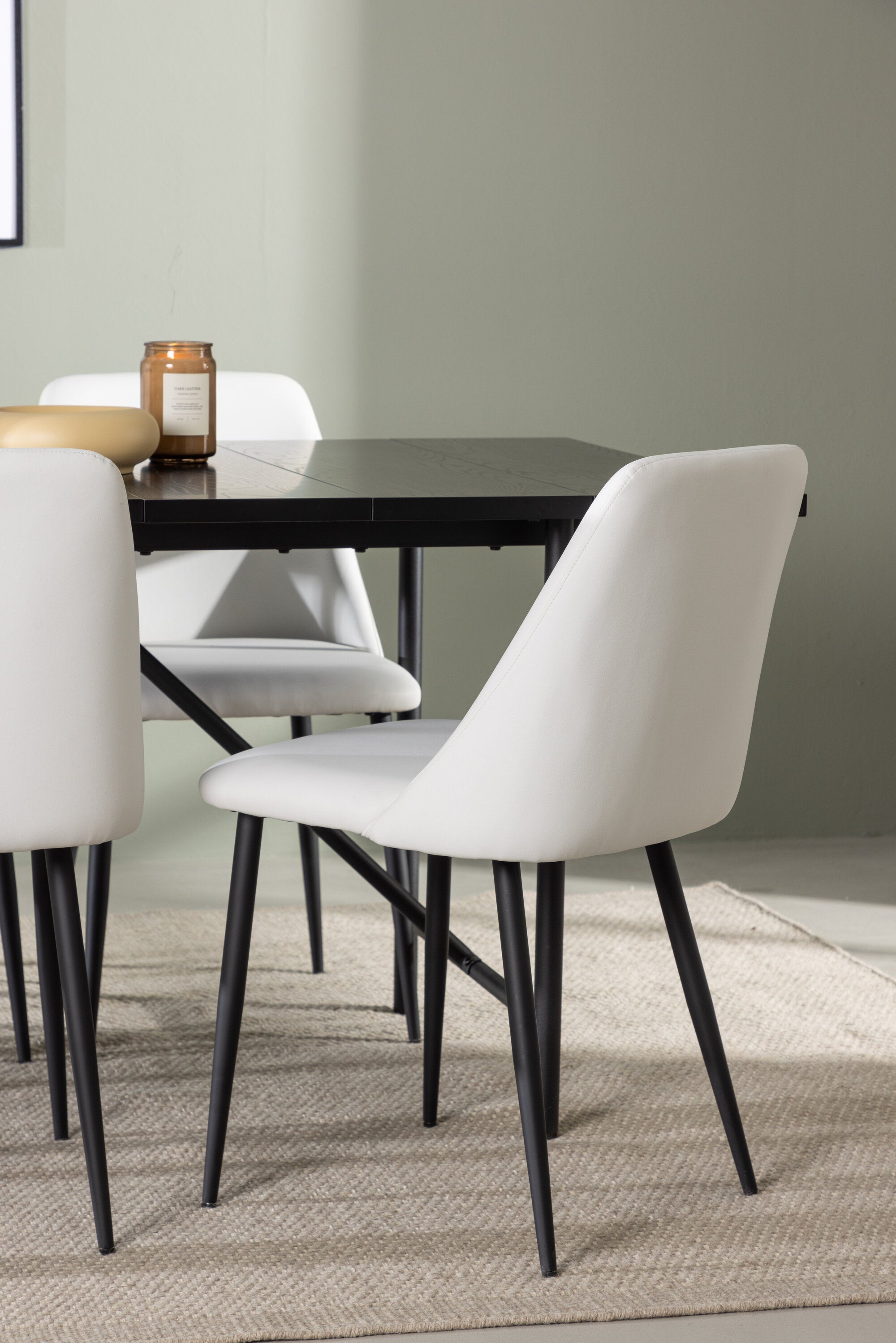 Astrid Esszimmerset + Night 200cm/6St. in Schwarz-Weiss präsentiert im Onlineshop von KAQTU Design AG. Esszimmerset ist von Venture Home