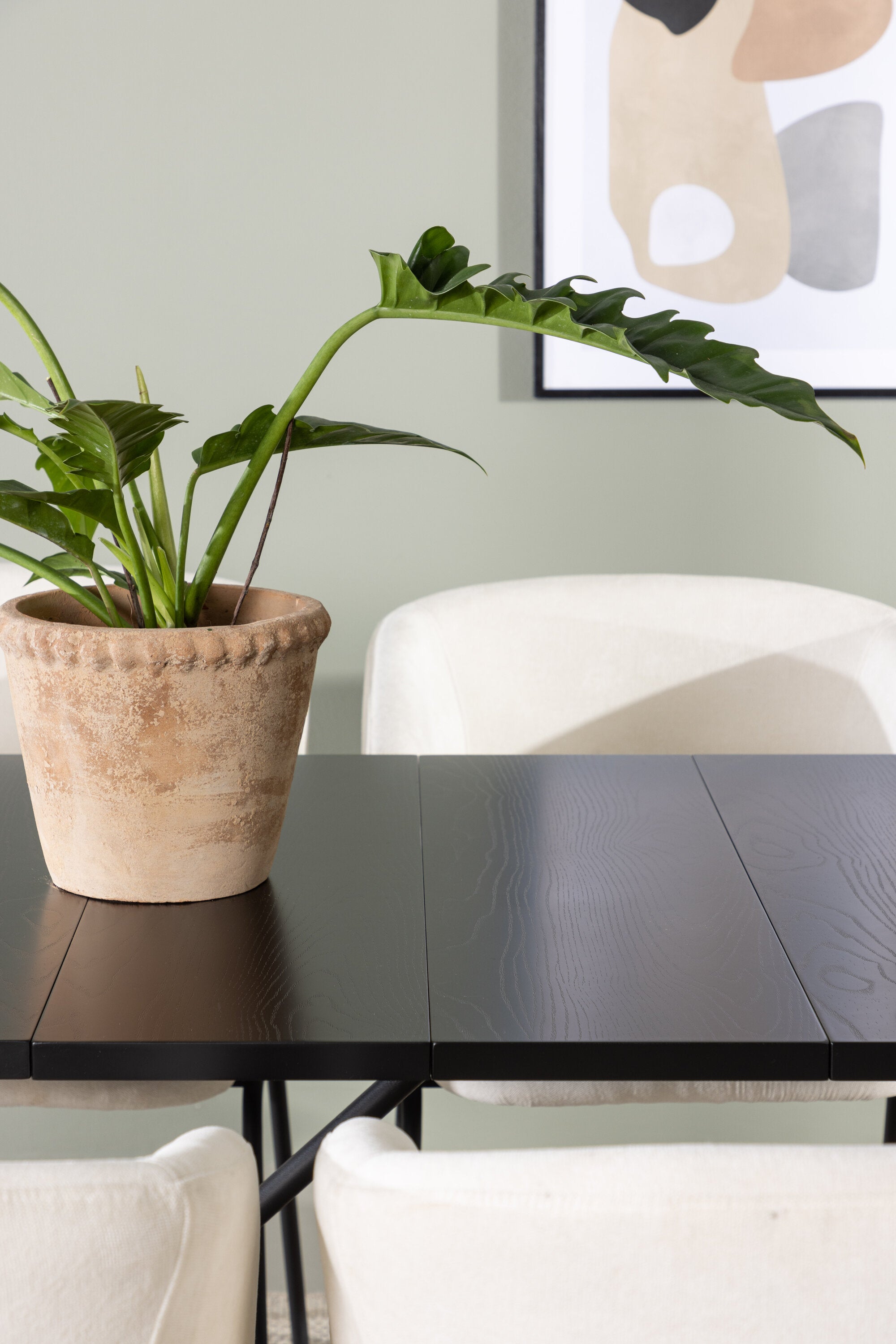Astrid Esszimmerset + Day 200cm/6St. in Schwarz, gebrochenes Weiss präsentiert im Onlineshop von KAQTU Design AG. Esszimmerset ist von Venture Home