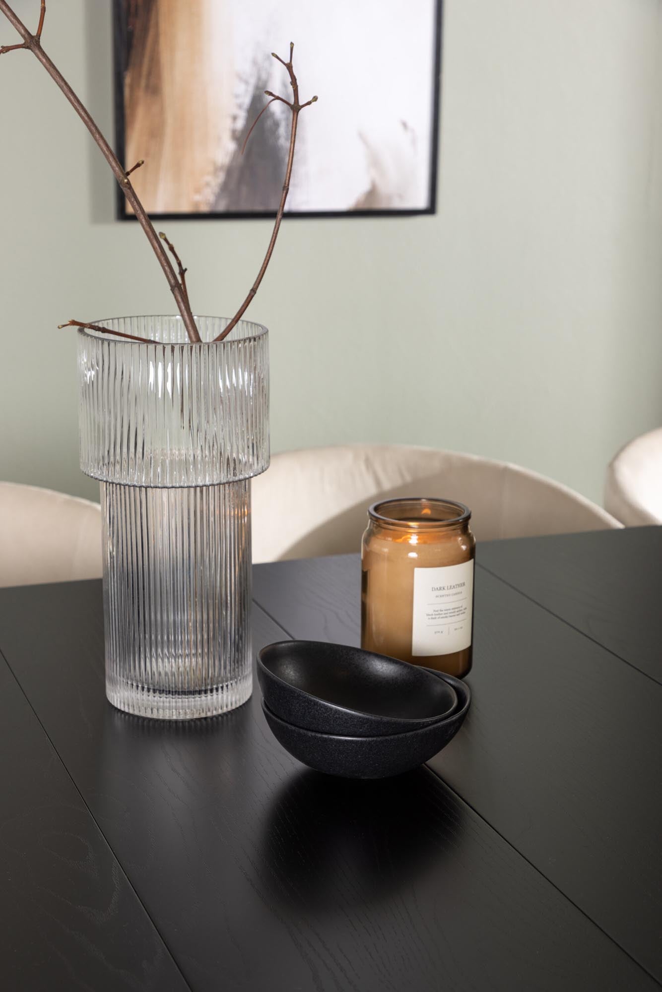 Astrid Esszimmerset: Zeitloses Design für gesellige Runden.