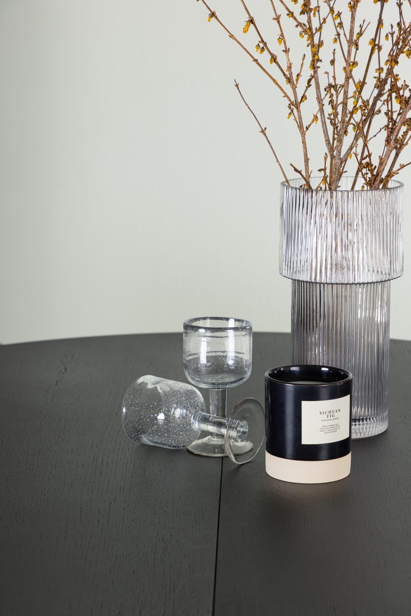 Stilvolles Matilda Esszimmerset mit Evelina Tisch und 4 Stühlen.