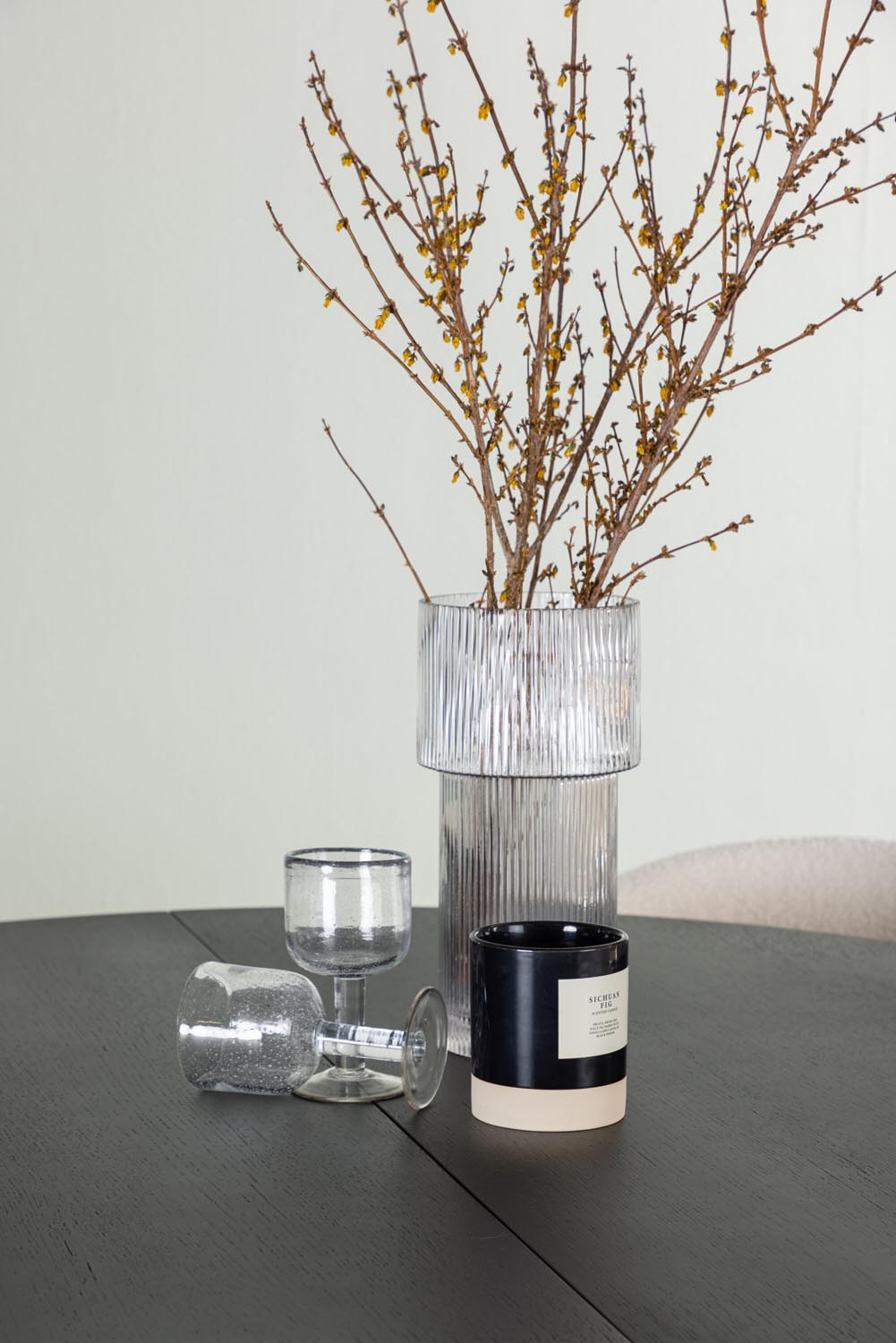 Matilda Esszimmerset + Chico ⌀130cm/4St. in Weiss präsentiert im Onlineshop von KAQTU Design AG. Esszimmerset ist von Venture Home