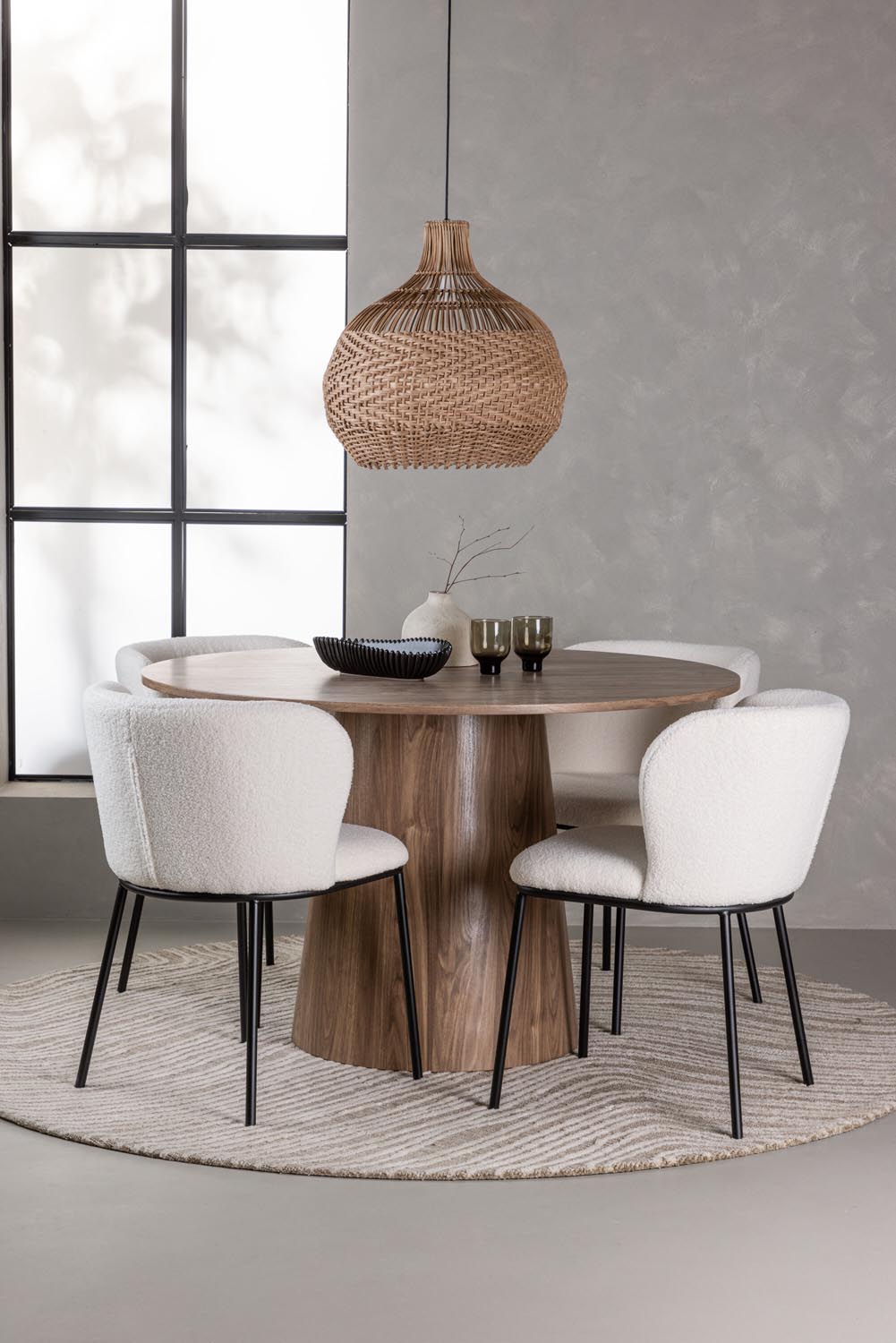 Lanzo Esszimmerset + Edina ⌀120cm/4St. in Schwarz-Weiss präsentiert im Onlineshop von KAQTU Design AG. Esszimmerset ist von Venture Home