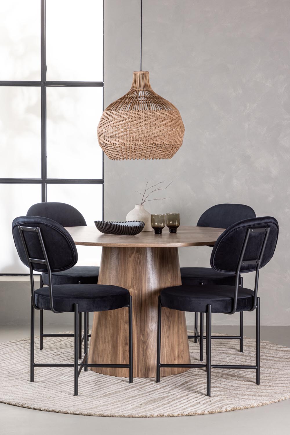Lanzo Esszimmerset + Stella ⌀120cm/4St. in Natur / Schwarz präsentiert im Onlineshop von KAQTU Design AG. Esszimmerset ist von Venture Home