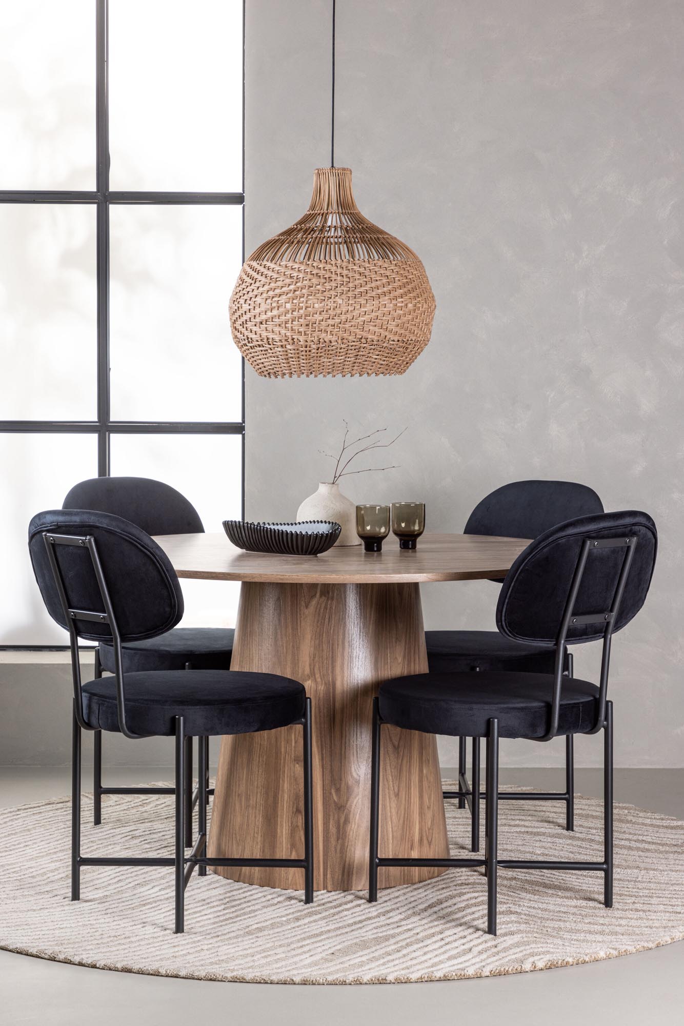 Elegantes Lanzo Esszimmerset: Perfekte Wahl für moderne Esszimmer.