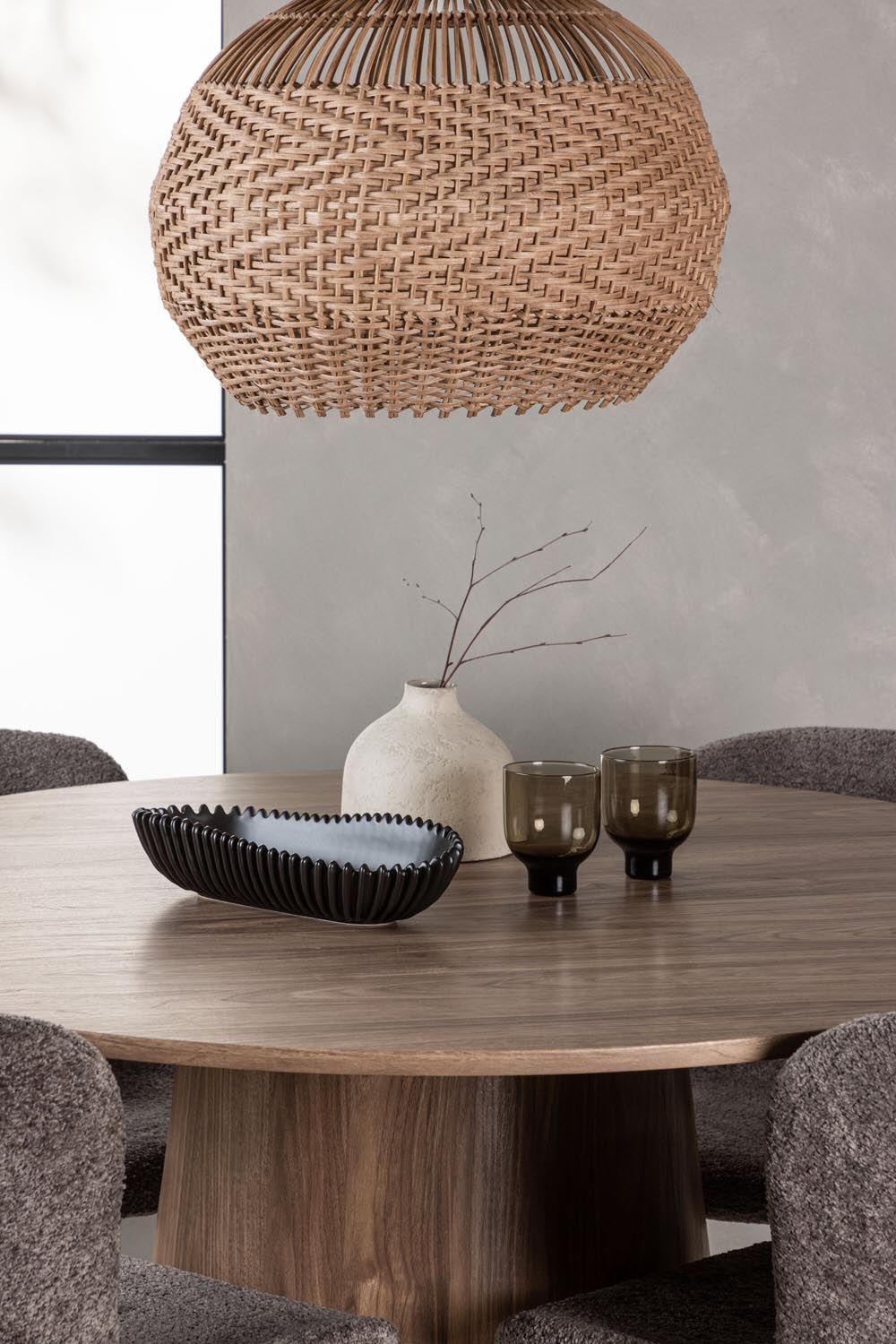 Lanzo Esszimmerset + Modesto ⌀120cm/4St. in Schwarz / Dunkelgrau präsentiert im Onlineshop von KAQTU Design AG. Esszimmerset ist von Venture Home
