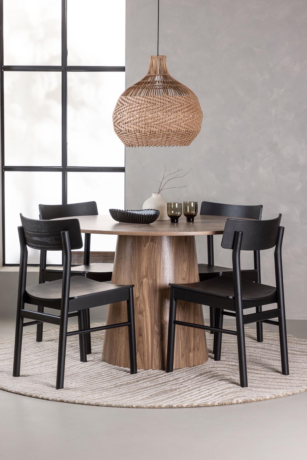 Lanzo Esszimmerset + Montros ⌀120cm/4St. in Natur / Schwarz präsentiert im Onlineshop von KAQTU Design AG. Esszimmerset ist von Venture Home