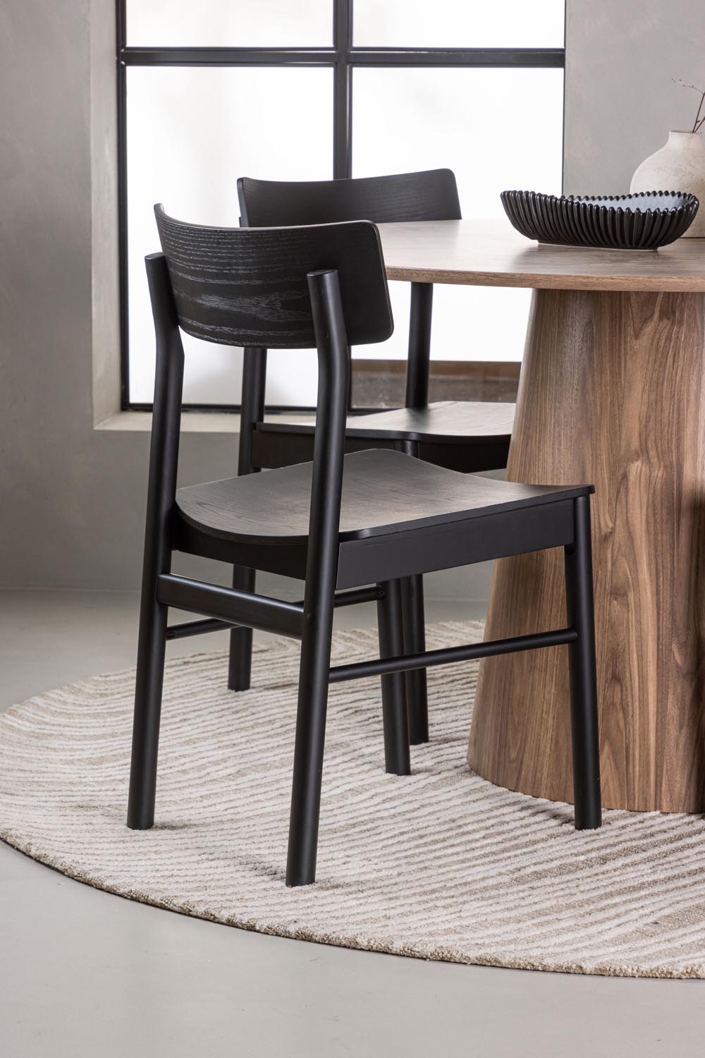Lanzo Esszimmerset + Montros ⌀120cm/4St. in Natur / Schwarz präsentiert im Onlineshop von KAQTU Design AG. Esszimmerset ist von Venture Home