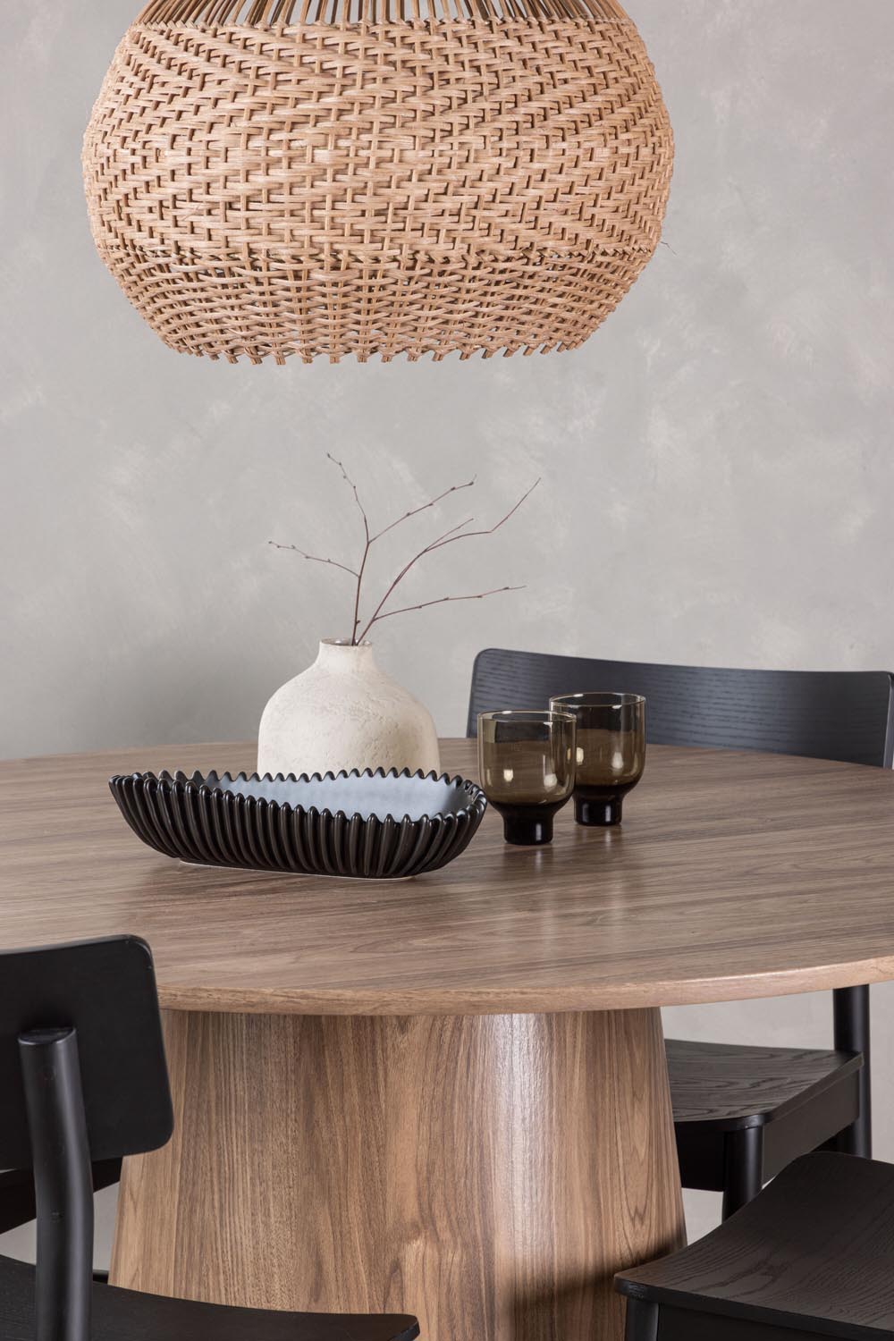 Lanzo Esszimmerset + Montros ⌀120cm/4St. in Natur / Schwarz präsentiert im Onlineshop von KAQTU Design AG. Esszimmerset ist von Venture Home