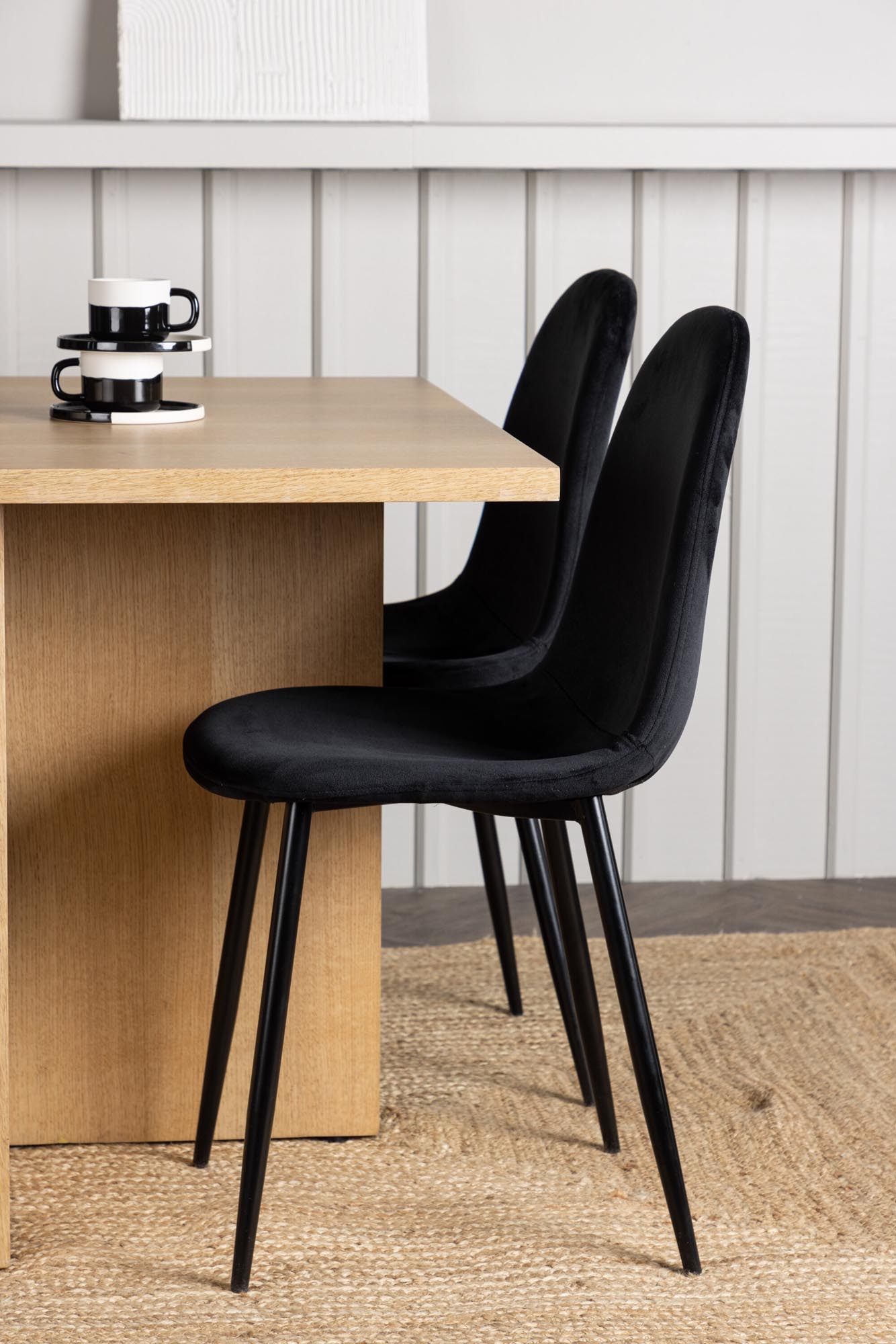 Leo Esszimmerset + Polar 100cm/4St. in Schwarz präsentiert im Onlineshop von KAQTU Design AG. Esszimmerset ist von Venture Home
