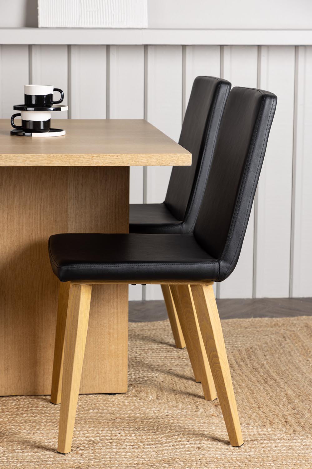 Leo Esszimmerset + Today 100cm/4St. in Schwarz, Natur präsentiert im Onlineshop von KAQTU Design AG. Esszimmerset ist von Venture Home