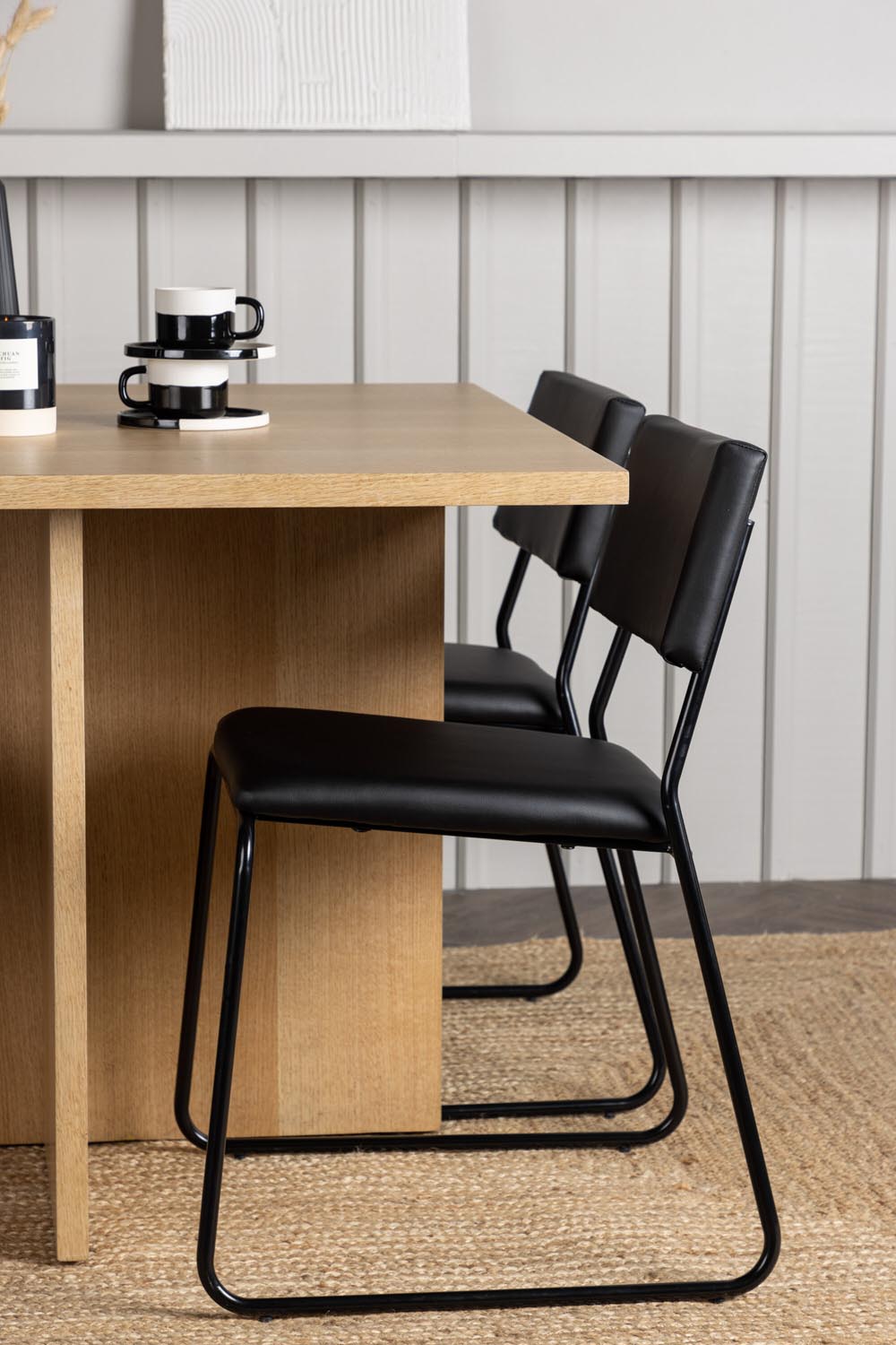 Leo Esszimmerset + Kenth 100cm/4St. in Schwarz präsentiert im Onlineshop von KAQTU Design AG. Esszimmerset ist von Venture Home