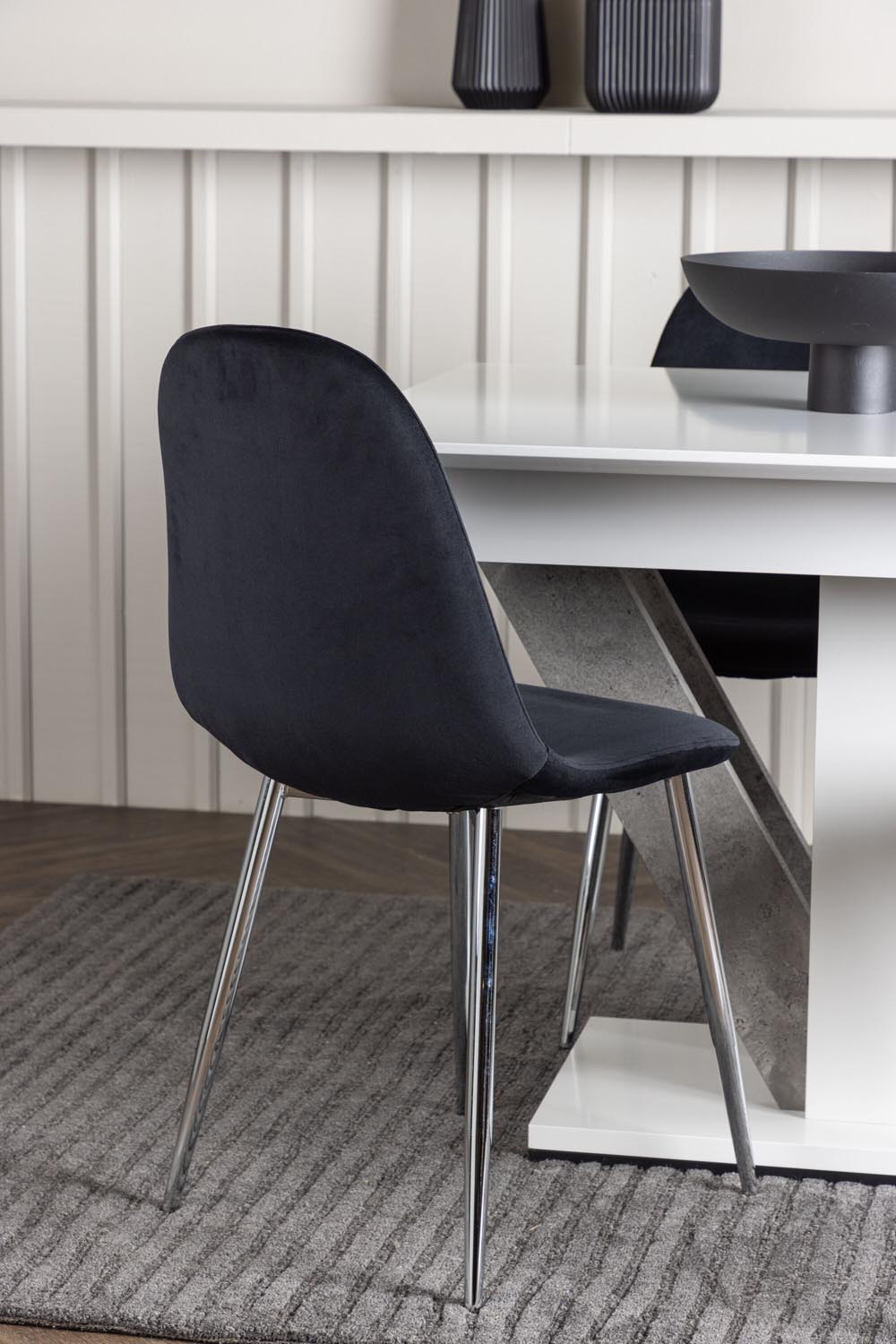 Disa Esszimmerset ausziehbar + Polar 120cm/4St. in Schwarzes Silber präsentiert im Onlineshop von KAQTU Design AG. Esszimmerset ist von Venture Home