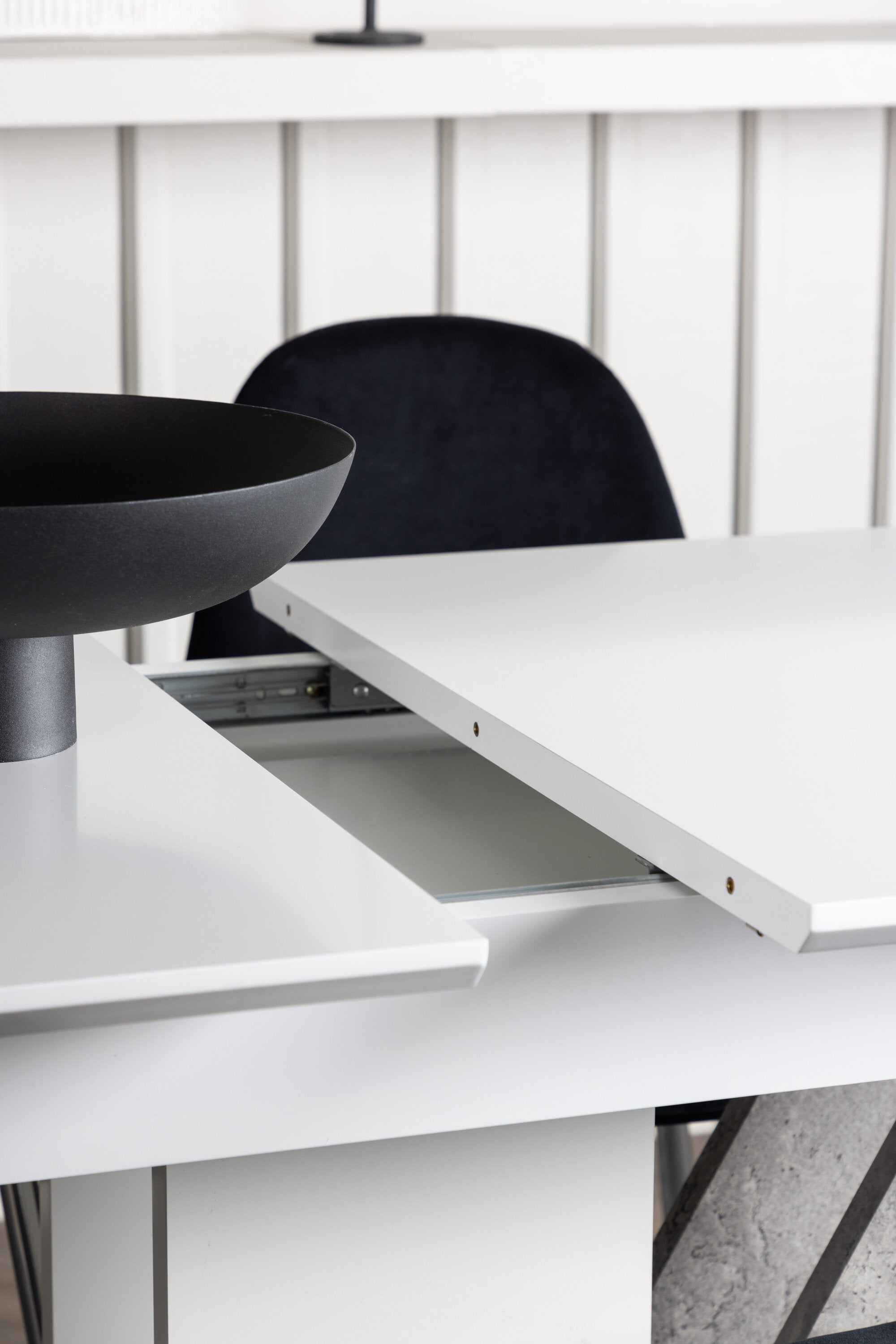Disa Esszimmerset ausziehbar + Polar 120cm/4St. in Schwarzes Silber präsentiert im Onlineshop von KAQTU Design AG. Esszimmerset ist von Venture Home