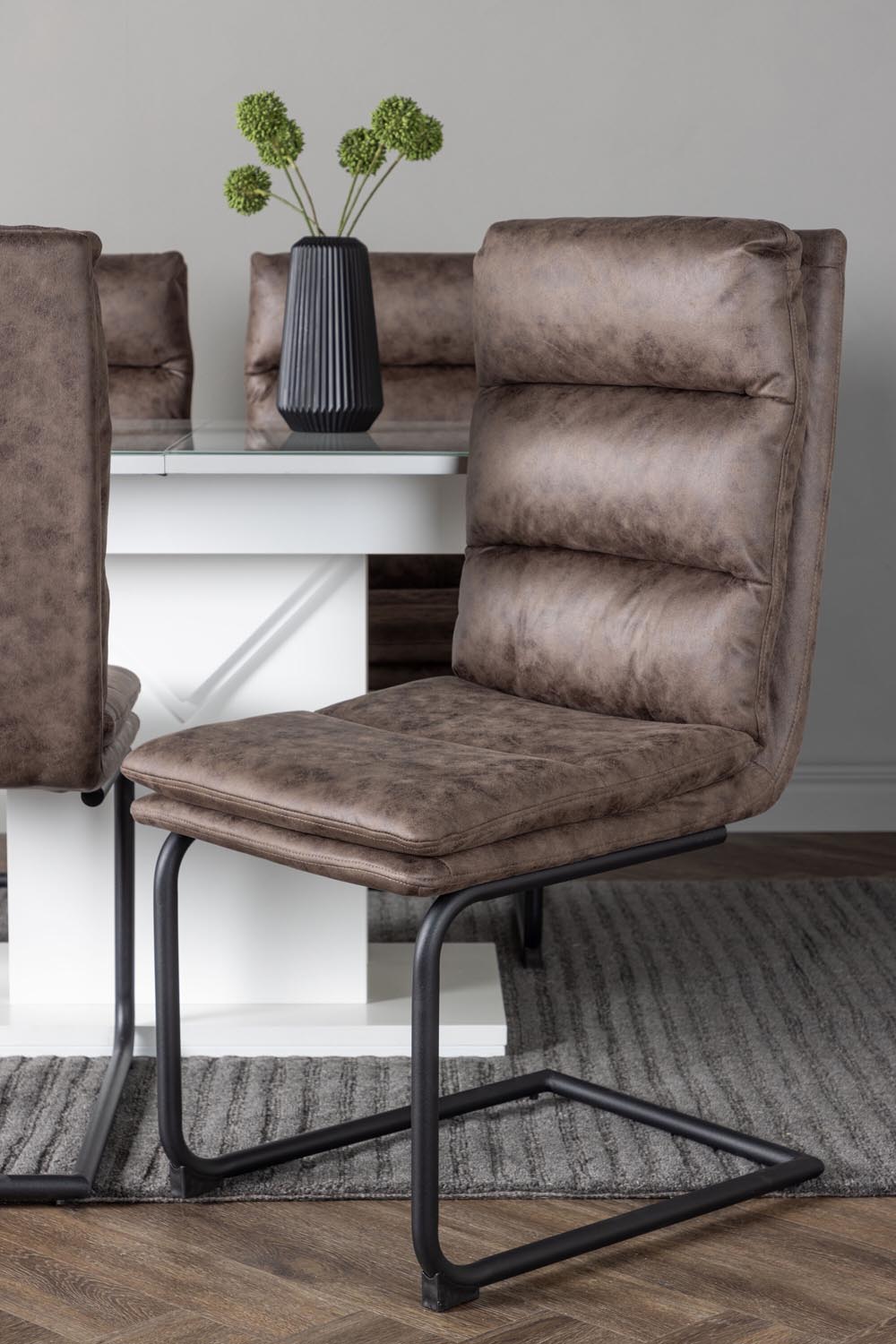 Pluto Esszimmerset ausziehbar + Zizo 120cm/4St. in Schwarz Braun präsentiert im Onlineshop von KAQTU Design AG. Esszimmerset ist von Venture Home