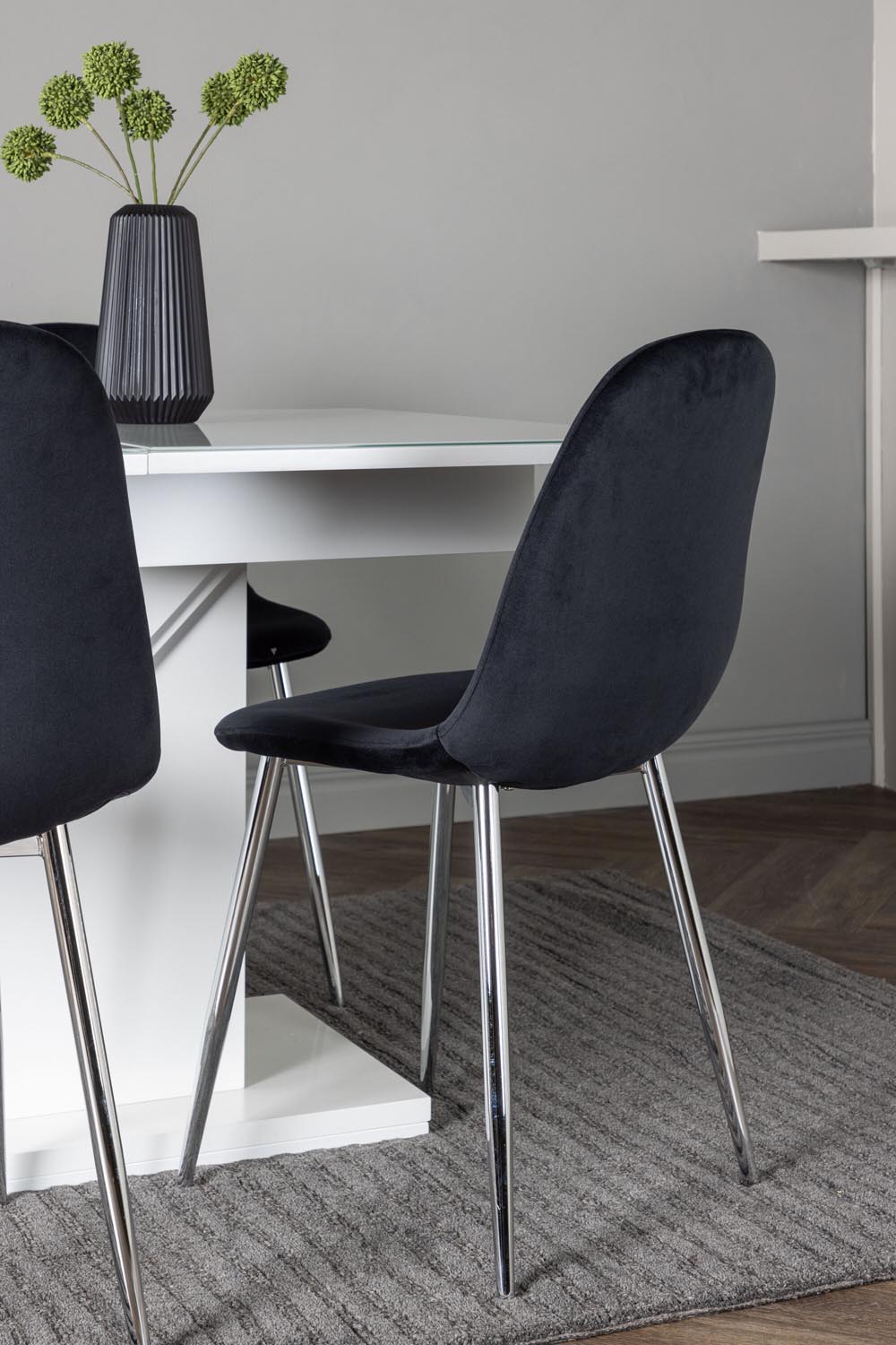 Pluto Esszimmerset ausziehbar + Polar 120cm/4St. in Schwarzes Silber präsentiert im Onlineshop von KAQTU Design AG. Esszimmerset ist von Venture Home