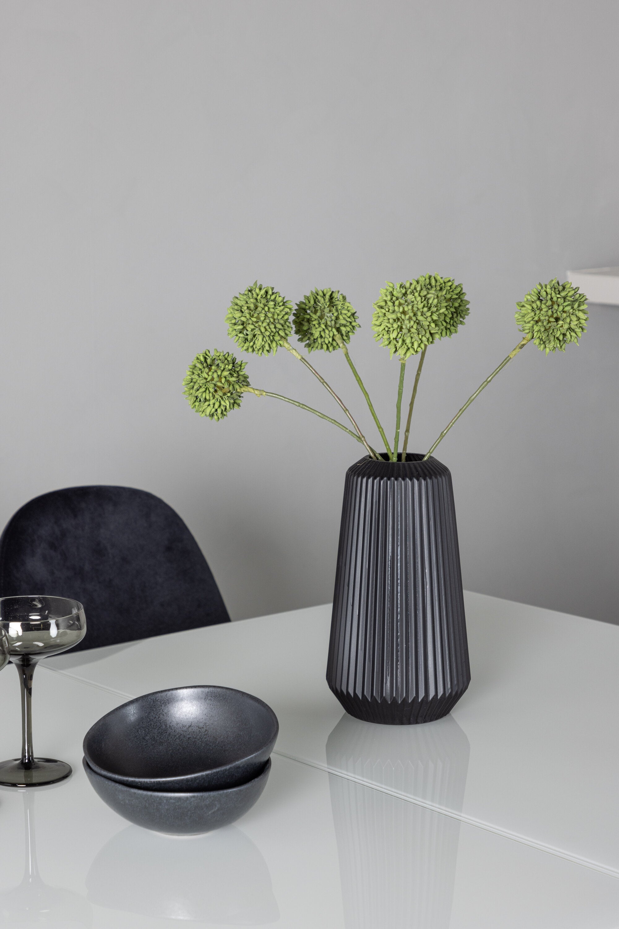 Pluto Esszimmerset ausziehbar + Polar 120cm/4St. in Schwarzes Silber präsentiert im Onlineshop von KAQTU Design AG. Esszimmerset ist von Venture Home