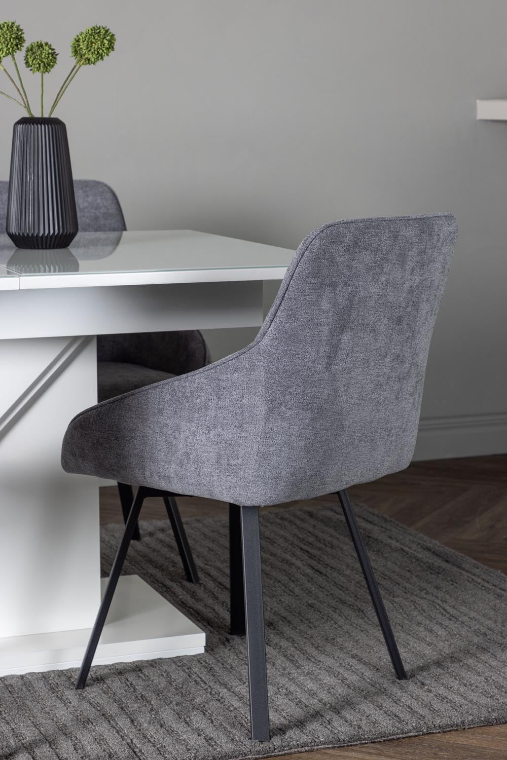 Pluto Esszimmerset ausziehbar + Rosie 120cm/4St. in Schwarzgrau präsentiert im Onlineshop von KAQTU Design AG. Esszimmerset ist von Venture Home