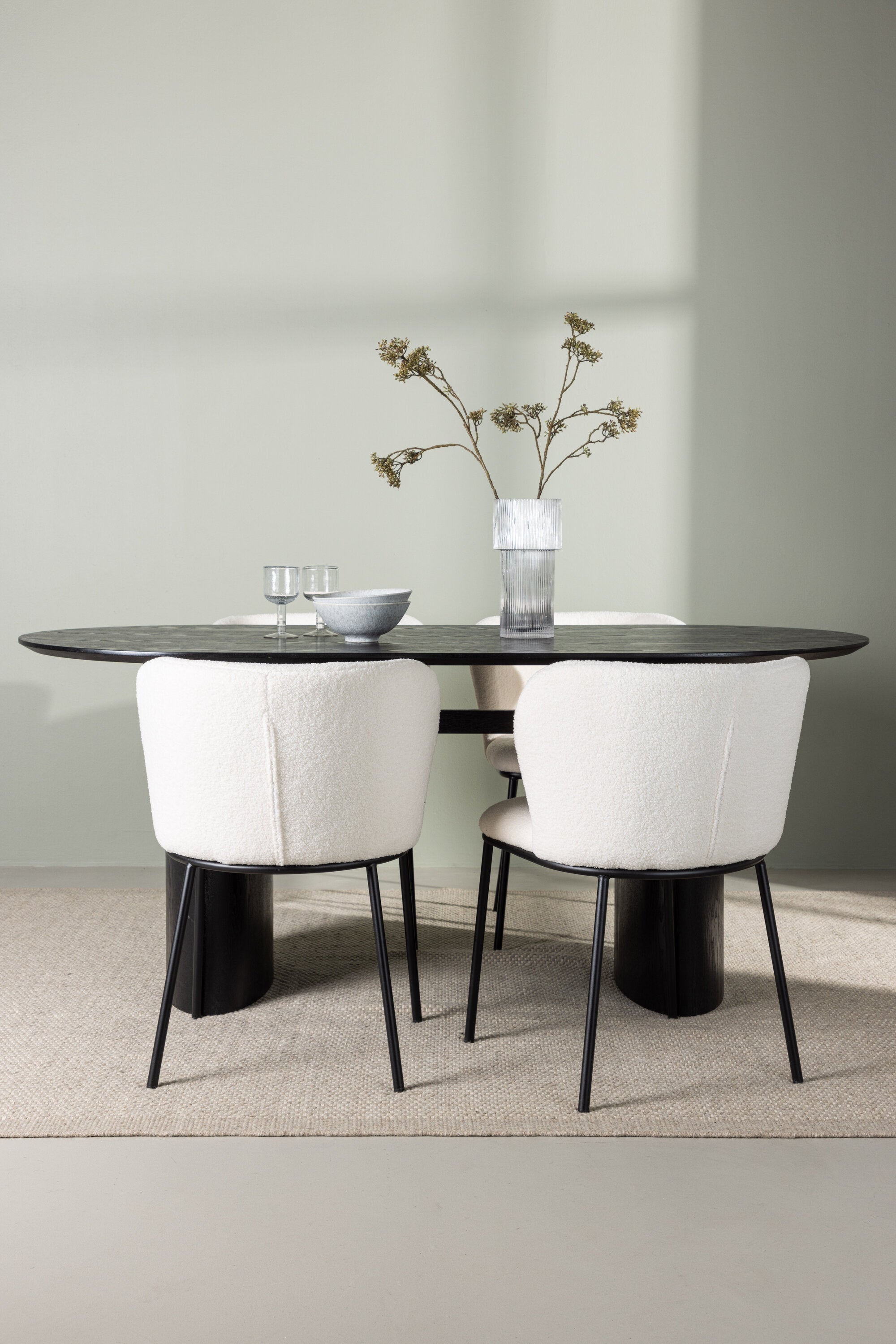 Isolde Esszimmerset + Edina 180cm/4St. in Schwarz-Weiss präsentiert im Onlineshop von KAQTU Design AG. Esszimmerset ist von Venture Home