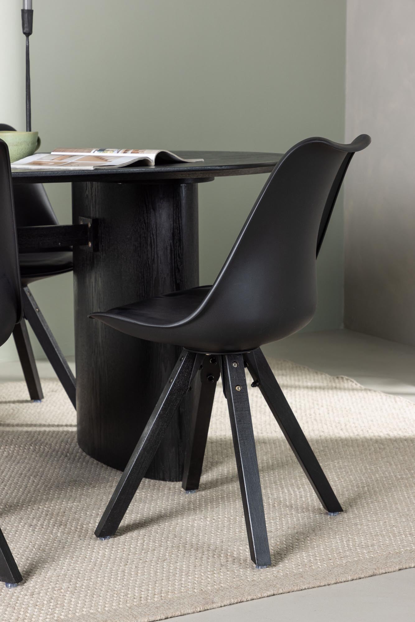 Elegantes Isolde Esszimmerset mit Zeno Tisch, ideal für gesellige Abende und modernes Design in Ihrem Esszimmer.