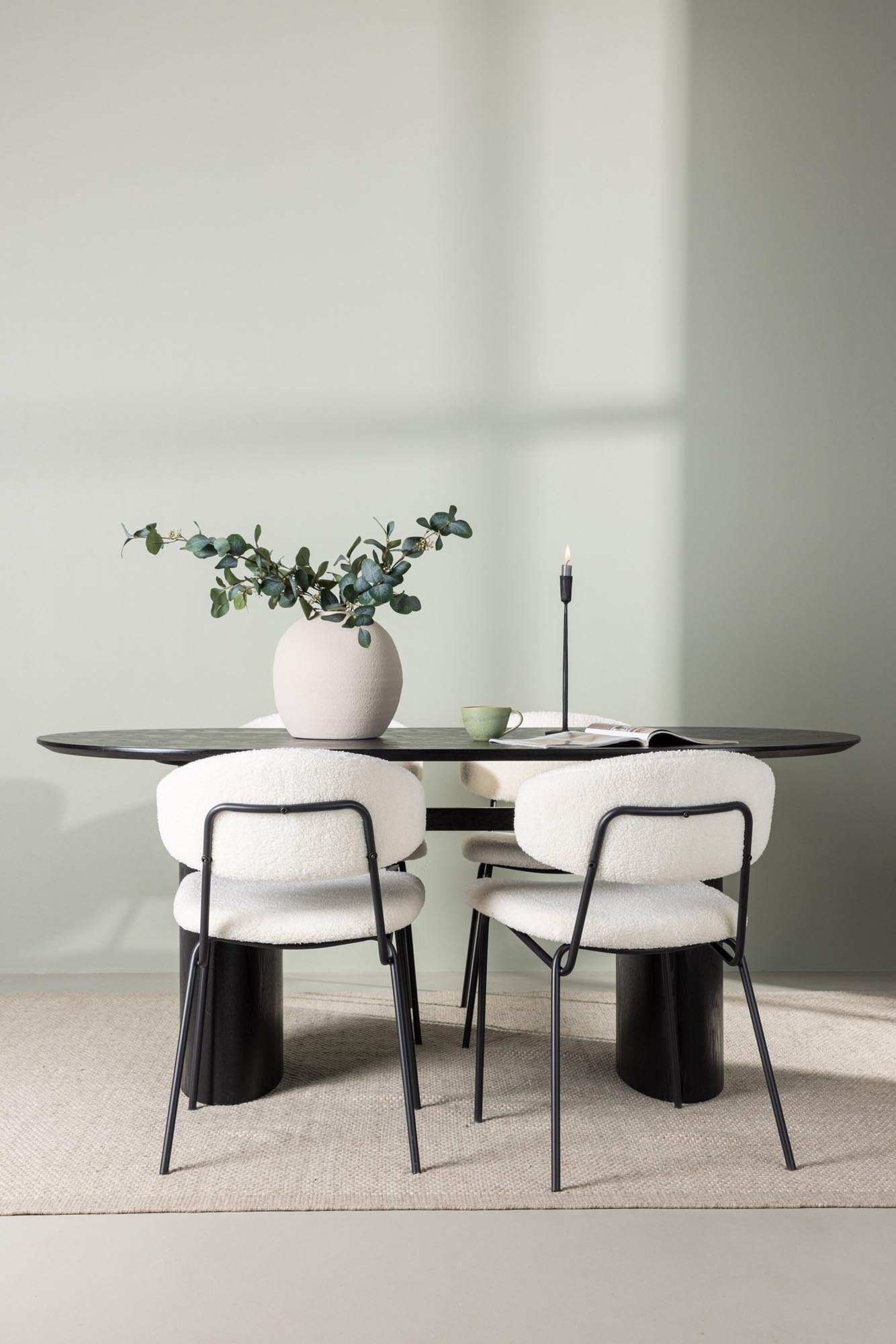 Elegantes Isolde Set: Zeitloses Design für Ihr Esszimmer.