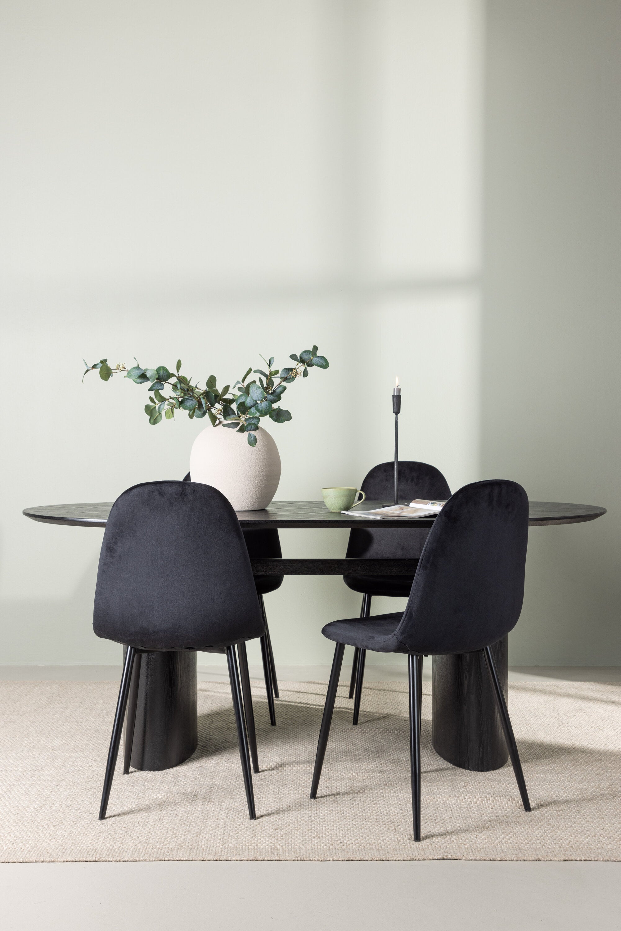 Isolde Esszimmerset + Polar 180cm/4St. in Schwarz präsentiert im Onlineshop von KAQTU Design AG. Esszimmerset ist von Venture Home