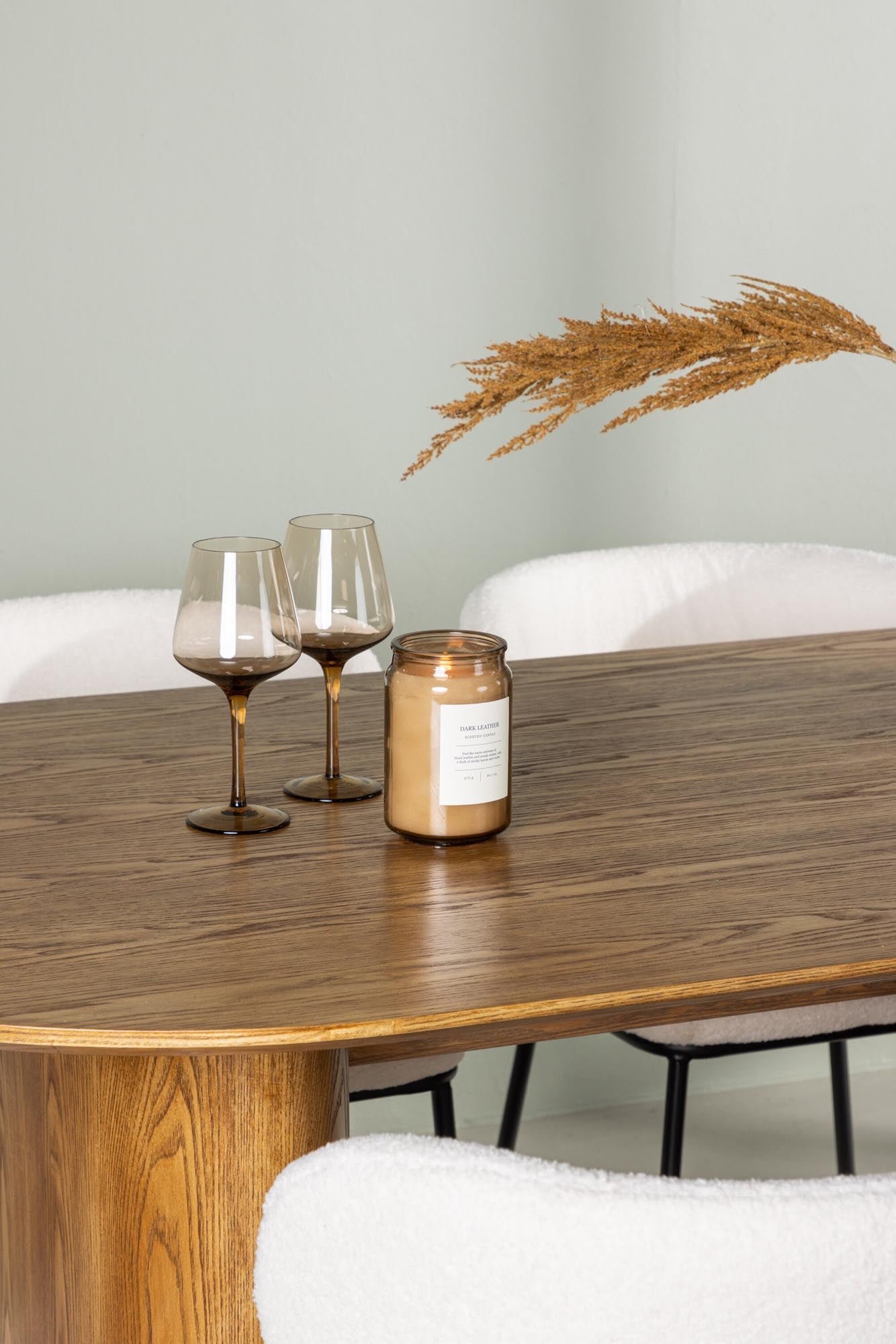 Elegantes Isolde Esszimmerset: Modernes Design für stilvolle Räume.