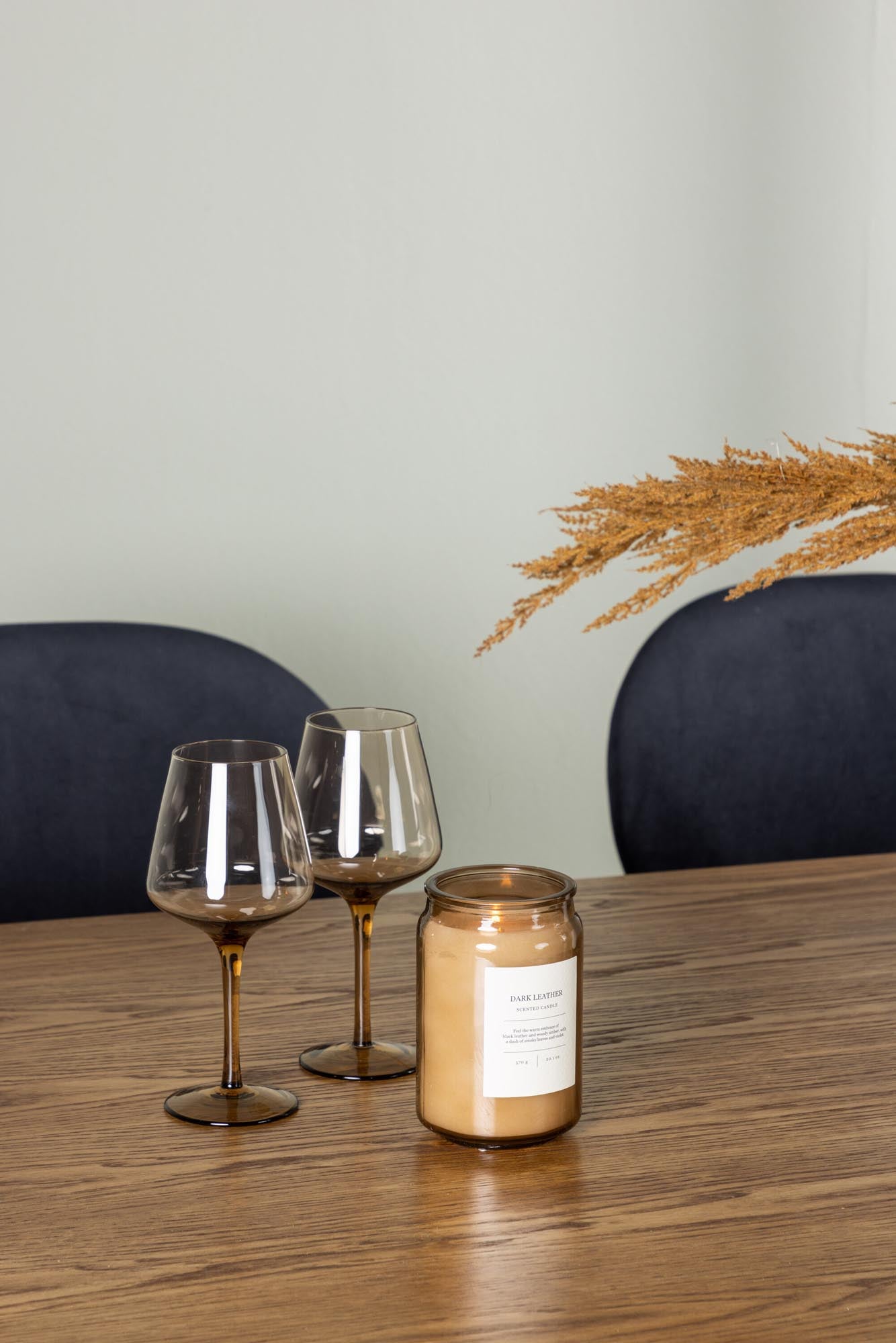 Verleihen Sie Ihrem Essbereich mit dem Isolde Esszimmerset + Stella 180cm/4St. von Venture Home einen modernen Touch – perfekt für gesellige Momente!