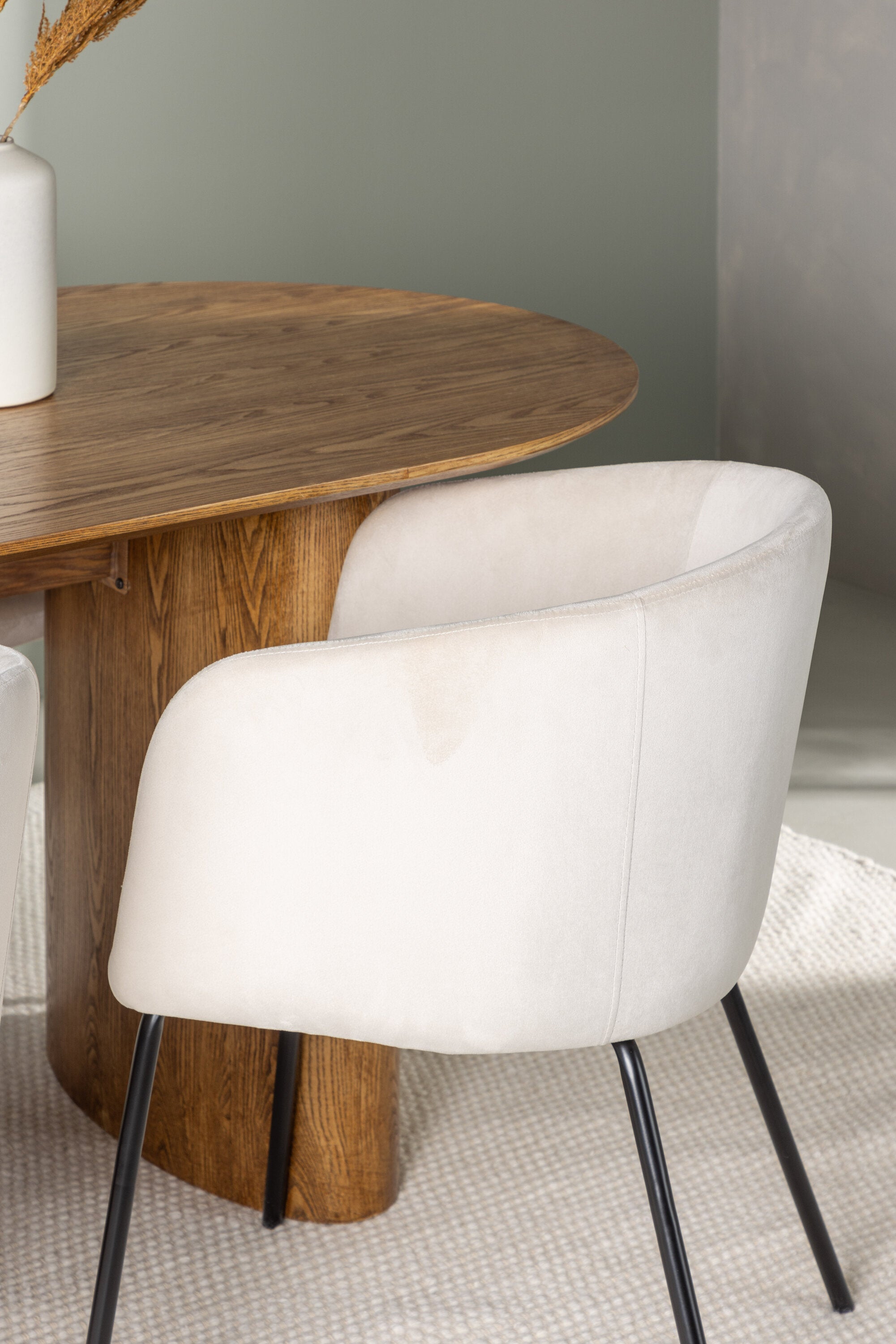 Isolde Esszimmerset + Berit 180cm/4St. in Natur / Beige / Schwarz präsentiert im Onlineshop von KAQTU Design AG. Esszimmerset ist von Venture Home