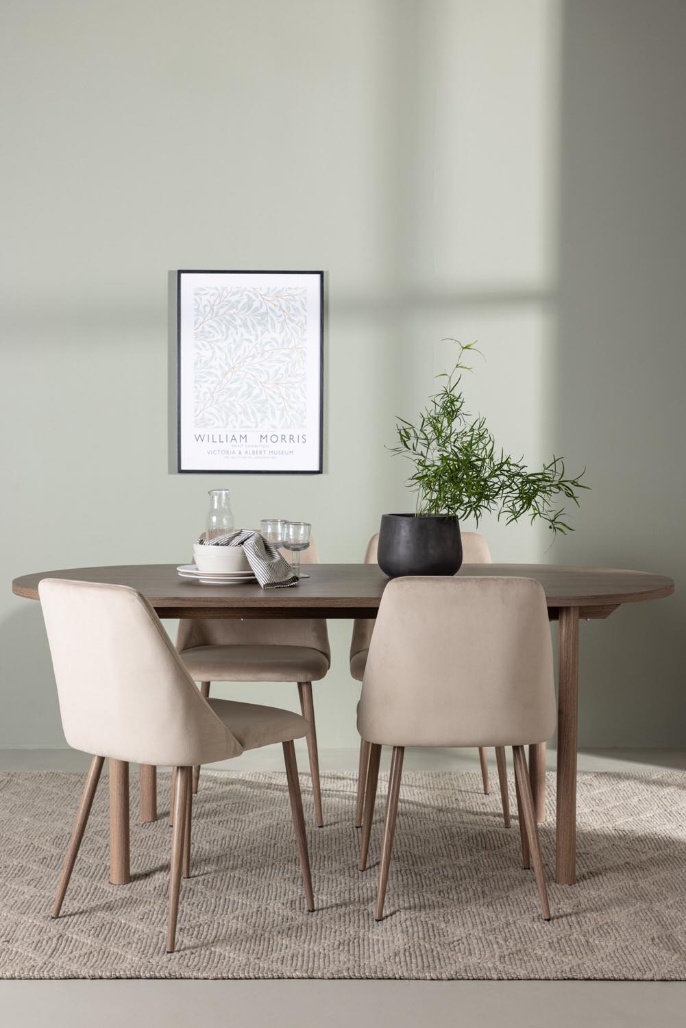 Andy Esszimmerset + Night 180cm/4St. in Braun, Walnuss präsentiert im Onlineshop von KAQTU Design AG. Esszimmerset ist von Venture Home
