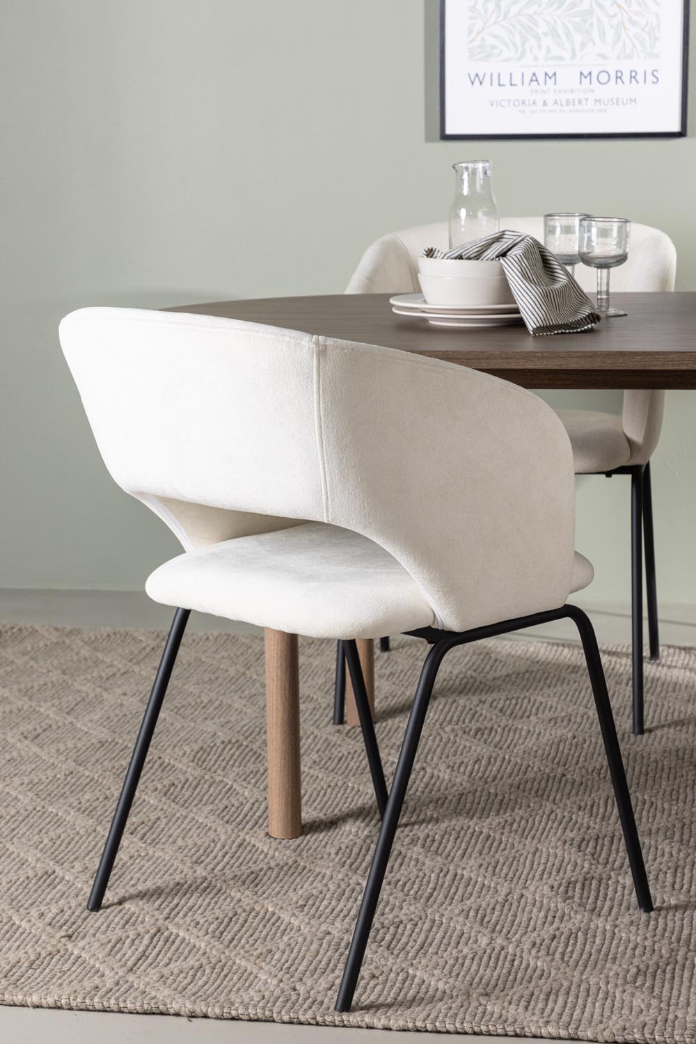 Andy Esszimmerset + Day 180cm/4St. in Schwarz, gebrochenes Weiss präsentiert im Onlineshop von KAQTU Design AG. Esszimmerset ist von Venture Home