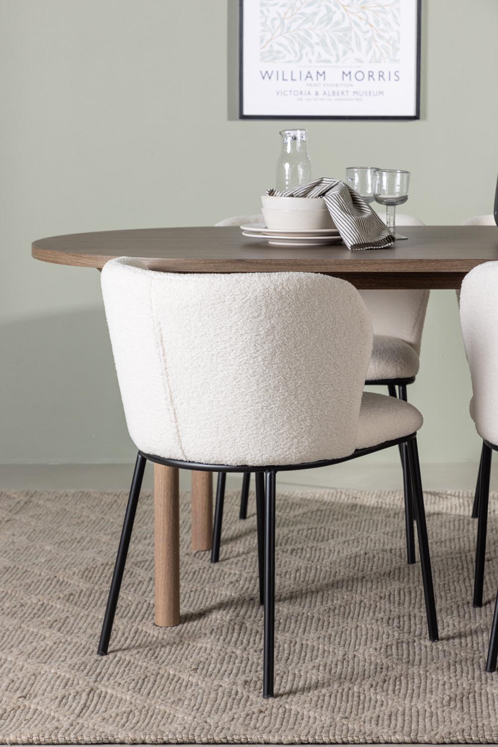 Andy Esszimmerset + Edina 180cm/4St. in Schwarz-Weiss präsentiert im Onlineshop von KAQTU Design AG. Esszimmerset ist von Venture Home