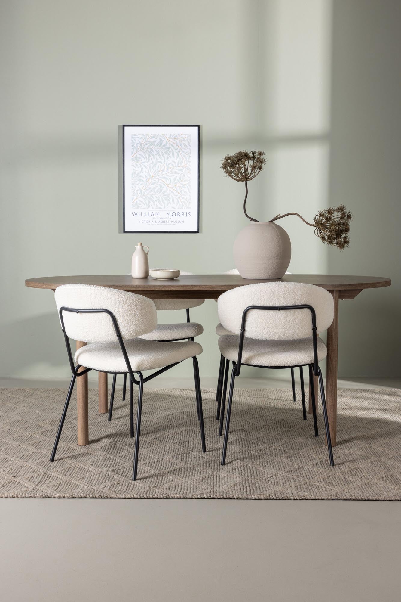 Stilvolles Andy Esszimmerset: Eleganter Tisch, komfortable Chico-Stühle, modernes Design, ideal für gesellige Runden.