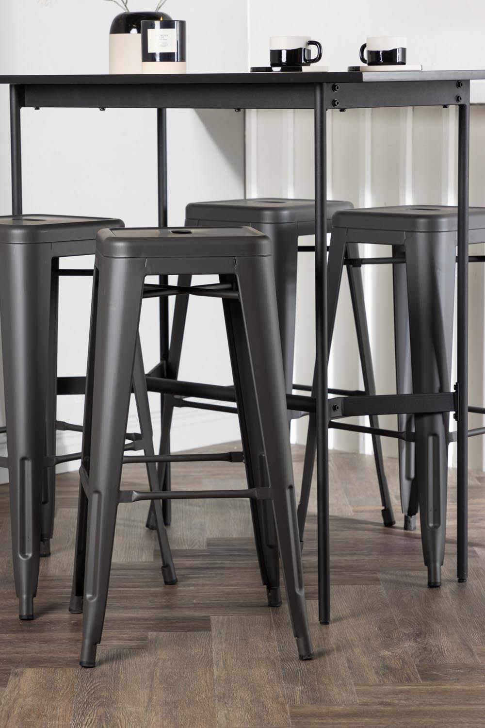 Barset Rax + Tempe 120cm/4St. Tief in Dunkelgrau präsentiert im Onlineshop von KAQTU Design AG. Bartischset ist von Venture Home