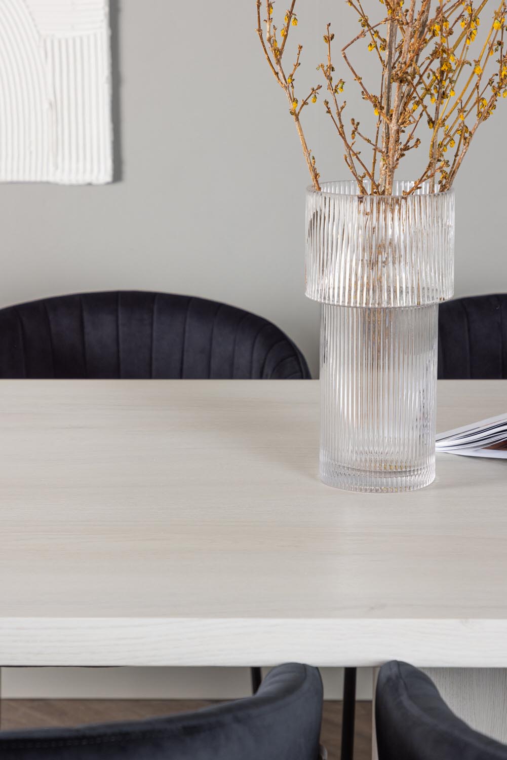 Olga Esszimmerset + Selma 200cm/6St. in Schwarz präsentiert im Onlineshop von KAQTU Design AG. Esszimmerset ist von Venture Home
