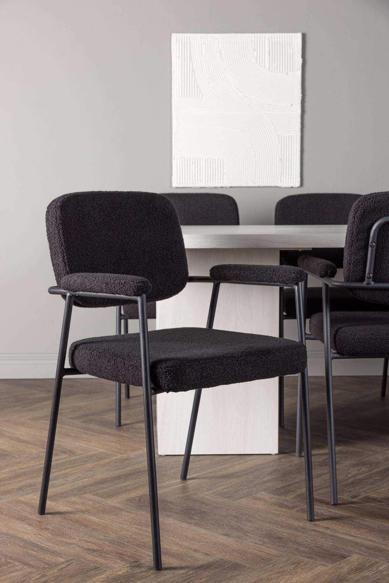 Stilvolles Esszimmerset mit 200cm Tisch und 6 eleganten Stühlen. Pflegeleichtes MDF und edler Bouclé-Stoff für höchsten Komfort.