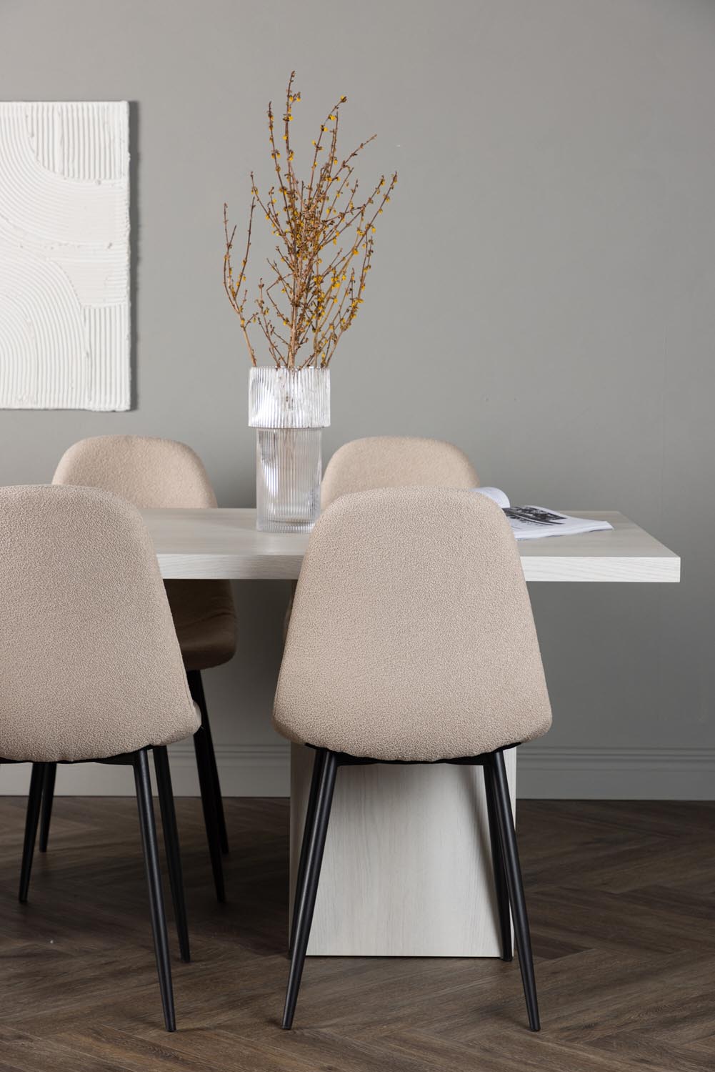 Olga Esszimmerset + Polar 200cm/6St. in Beige, Schwarz präsentiert im Onlineshop von KAQTU Design AG. Esszimmerset ist von Venture Home
