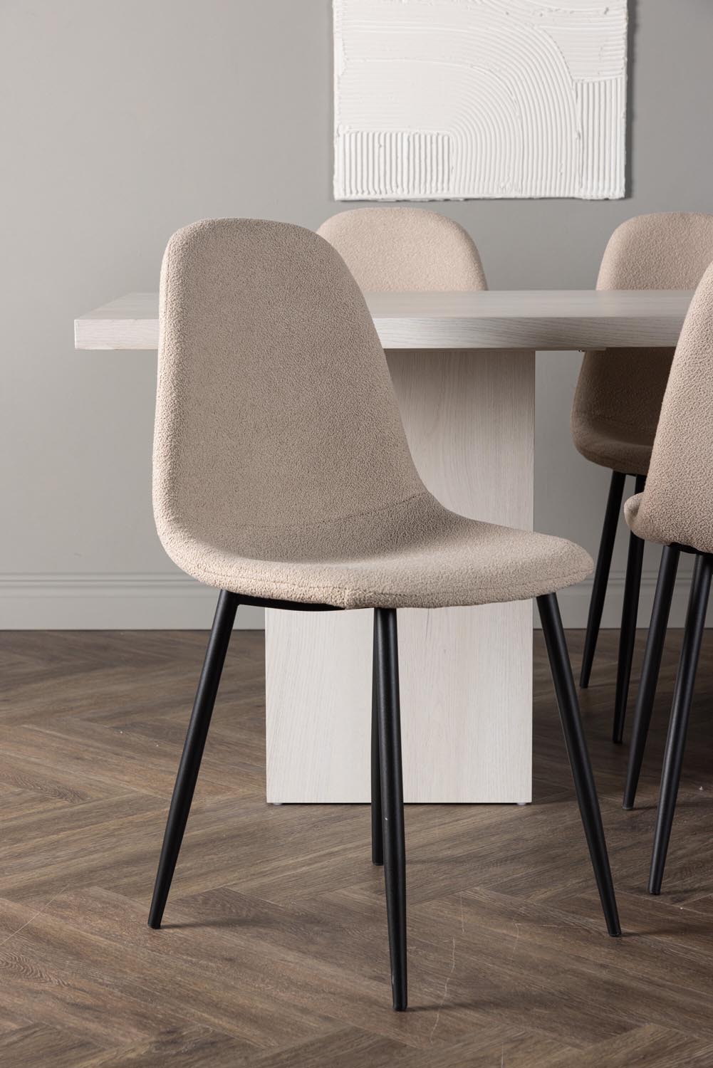 Olga Esszimmerset + Polar 200cm/6St. in Beige, Schwarz präsentiert im Onlineshop von KAQTU Design AG. Esszimmerset ist von Venture Home