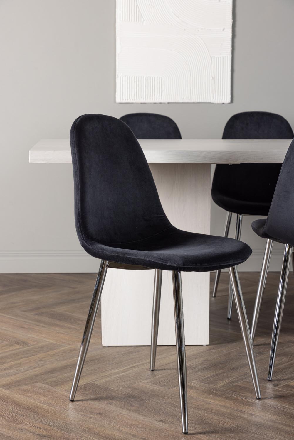 Olga Esszimmerset + Polar 200cm/6St. in Schwarzes Silber präsentiert im Onlineshop von KAQTU Design AG. Esszimmerset ist von Venture Home