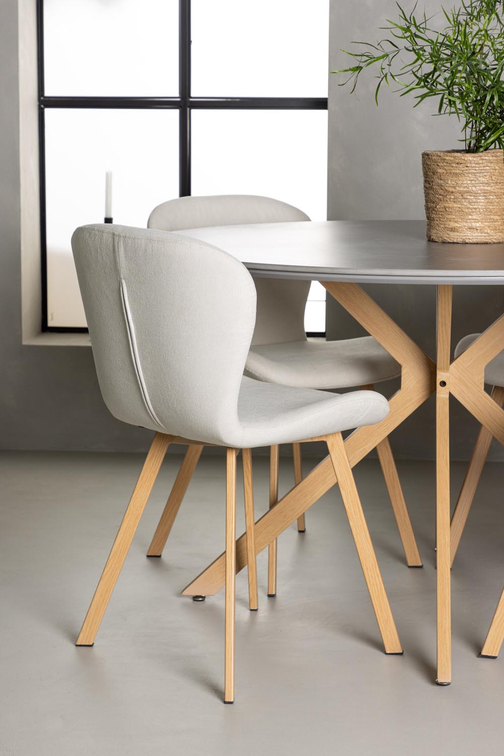 Piazza Esszimmerset + Lilja ⌀120cm/4St. in Beige, Natur präsentiert im Onlineshop von KAQTU Design AG. Esszimmerset ist von Venture Home