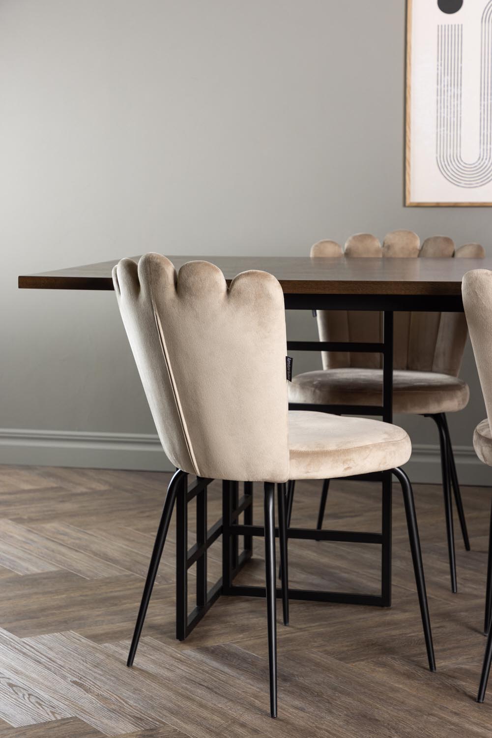 Ystad Esszimmerset + Limhamn 220cm/6St. in Braun / Beige / Schwarz präsentiert im Onlineshop von KAQTU Design AG. Esszimmerset ist von Venture Home