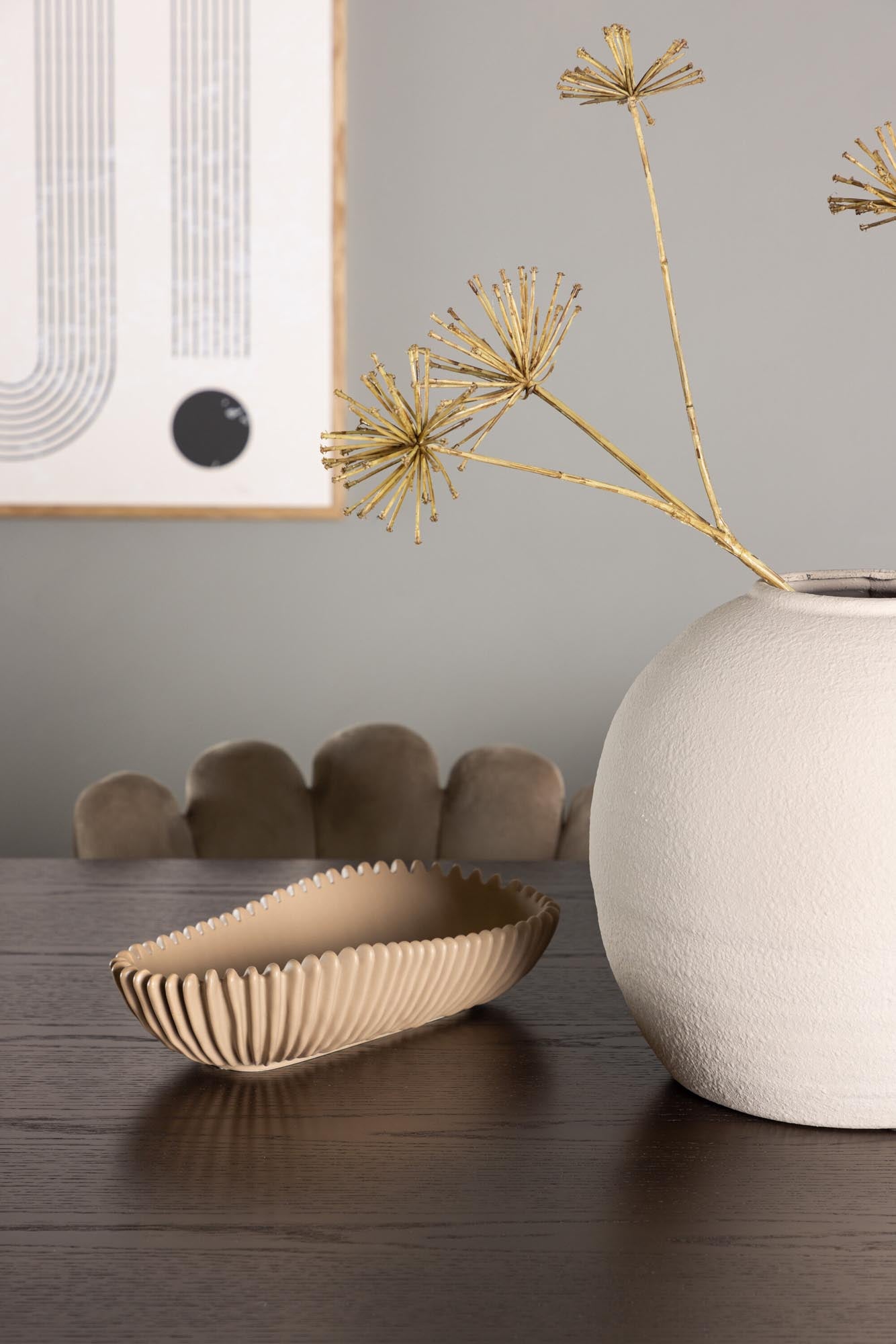 Ystad Esszimmerset + Limhamn: Elegante Essgruppe für stilvolle Momente. Hochwertige Materialien und luxuriöse Samtstühle für Ihr Zuhause.