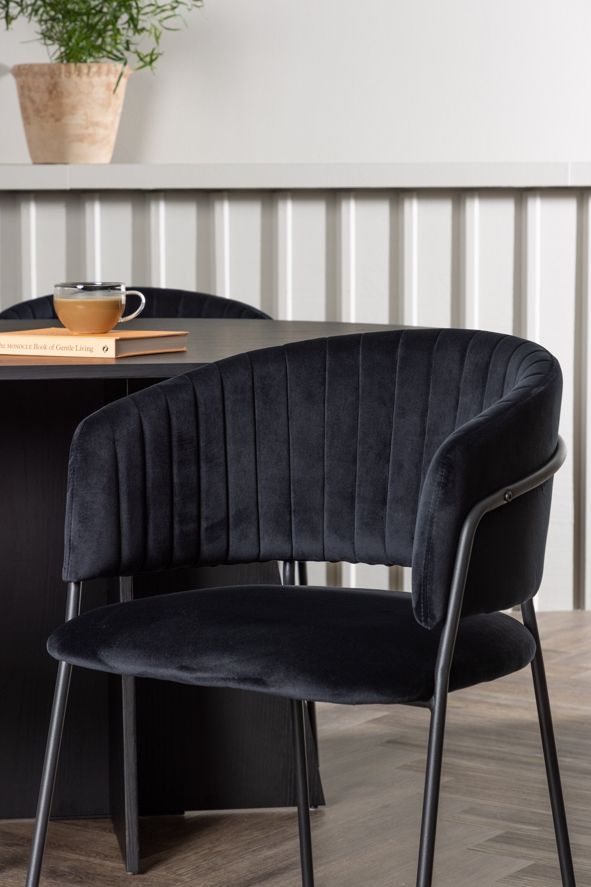 Bootcut Esszimmerset + Selma 230cm/6St. in Schwarz präsentiert im Onlineshop von KAQTU Design AG. Esszimmerset ist von Venture Home