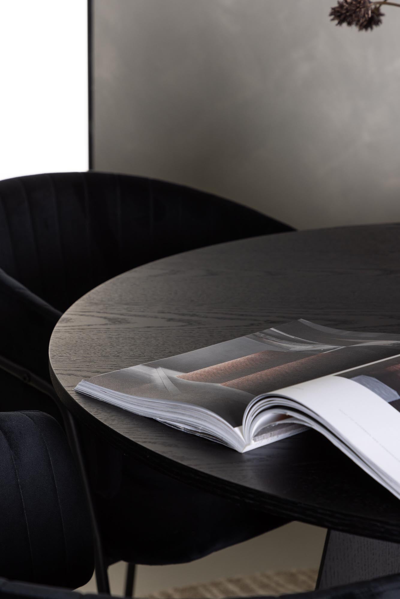 Stilvolles Bootcut Esszimmerset von Venture Home: runder Tisch (110cm) und 4 elegante Selma Stühle für gemütliche Essmomente.