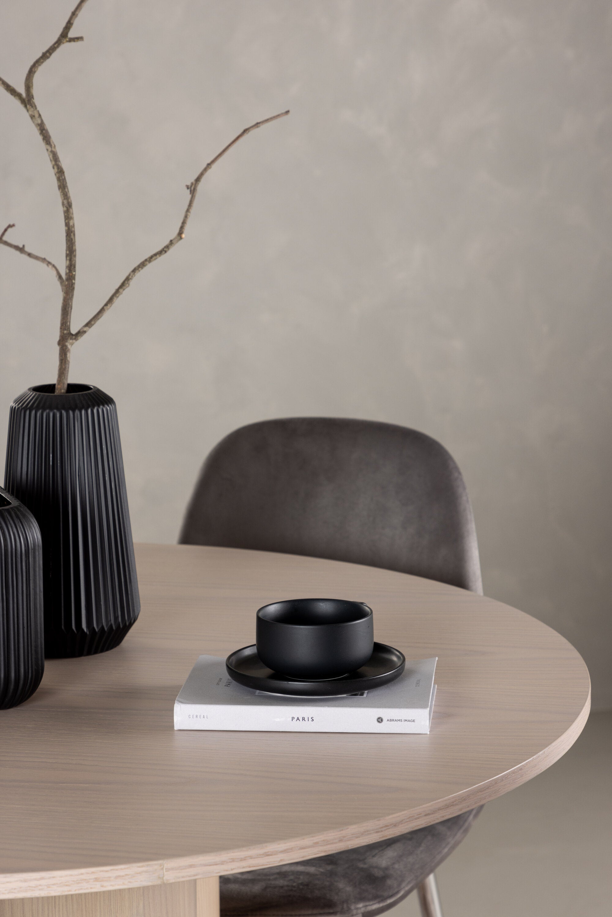 Olivia Esszimmerset + Eva ⌀110cm/4St. in Natur / Hellgrau / Silber präsentiert im Onlineshop von KAQTU Design AG. Esszimmerset ist von Venture Home
