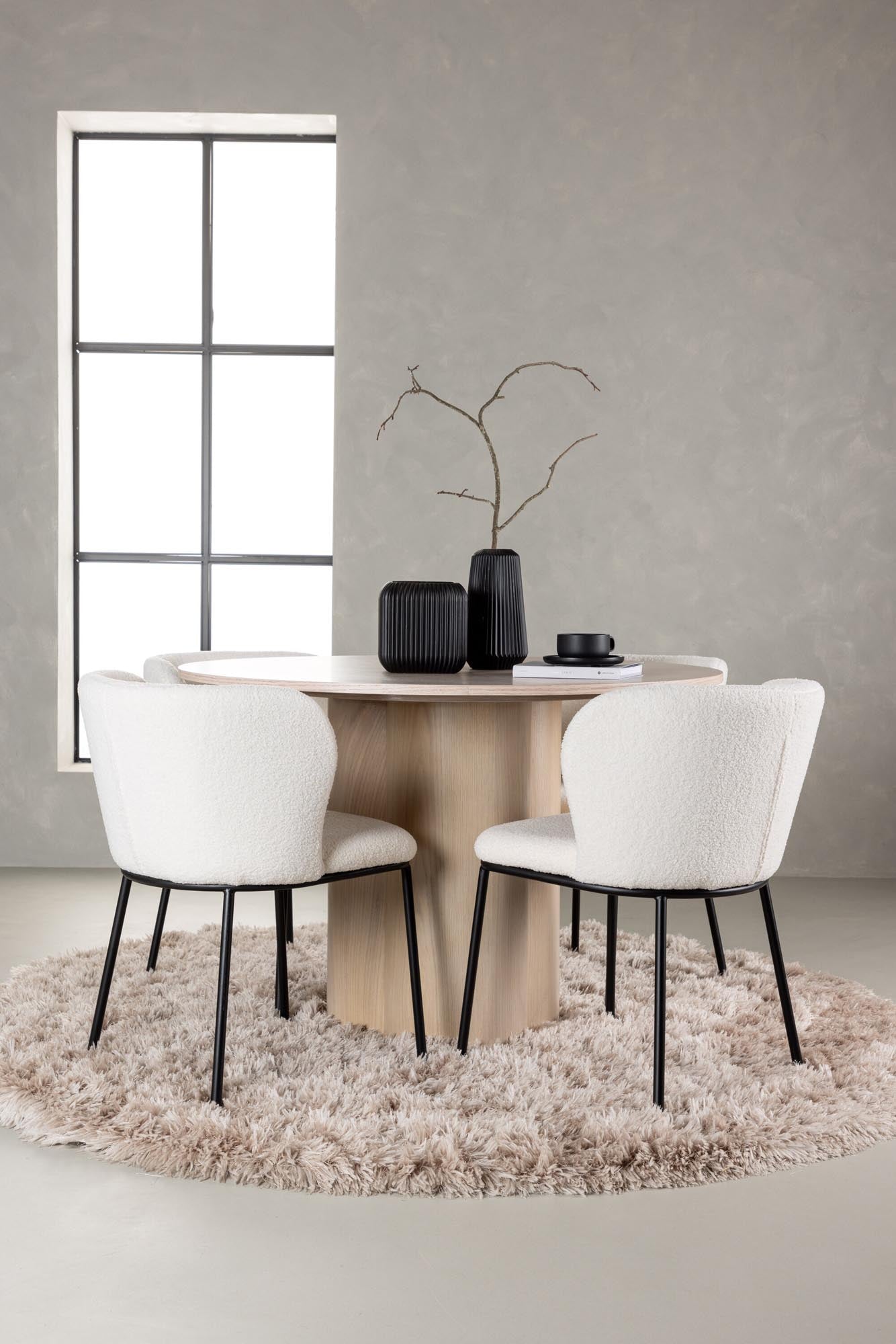 Stilvolles Esszimmerset Olivia + Edina: Robuster Tisch mit 4 komfortablen Stühlen. Perfekt für gesellige Abende und festliche Anlässe.